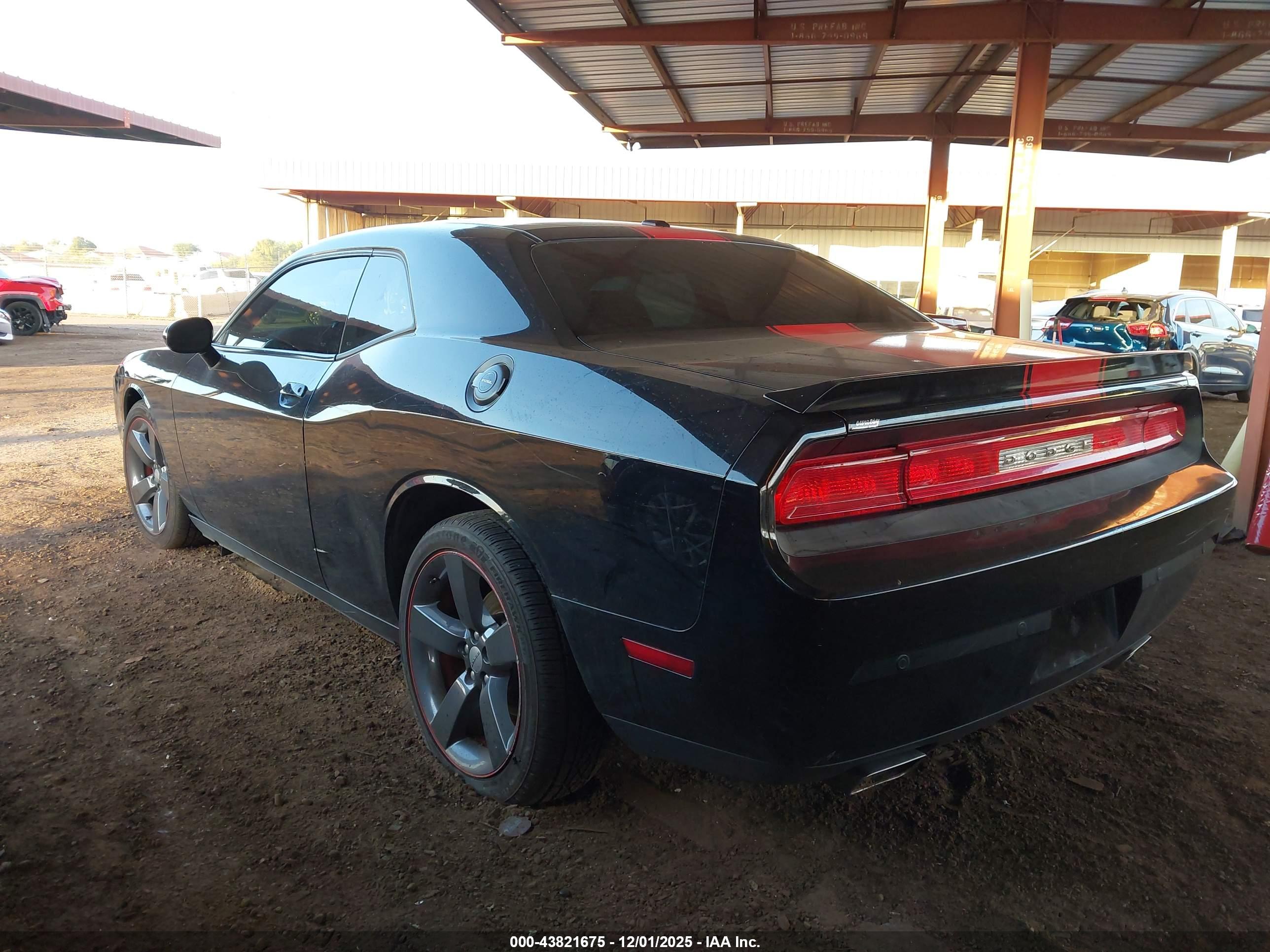 DODGE CHALLENGER image 3