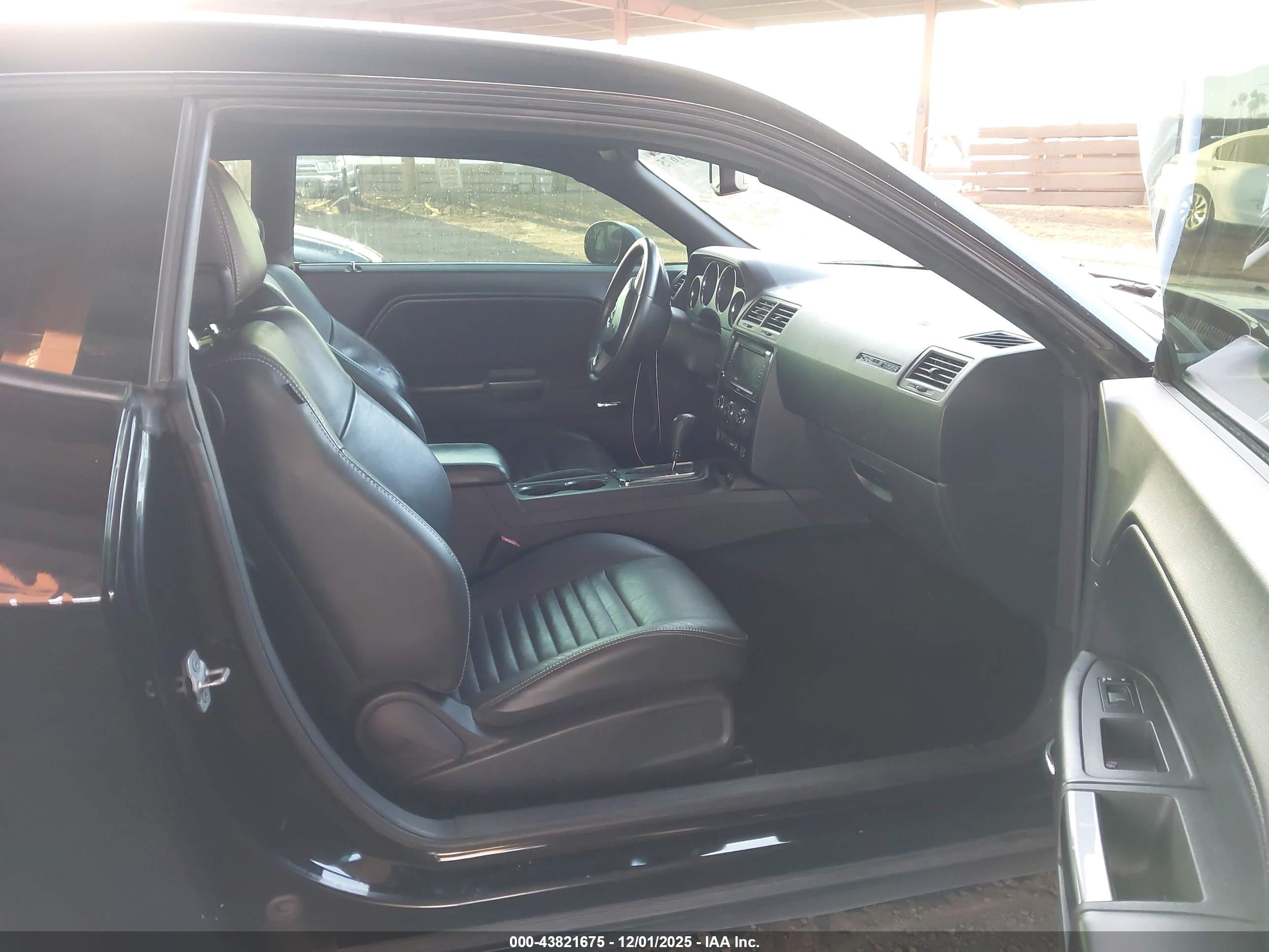 DODGE CHALLENGER image 5