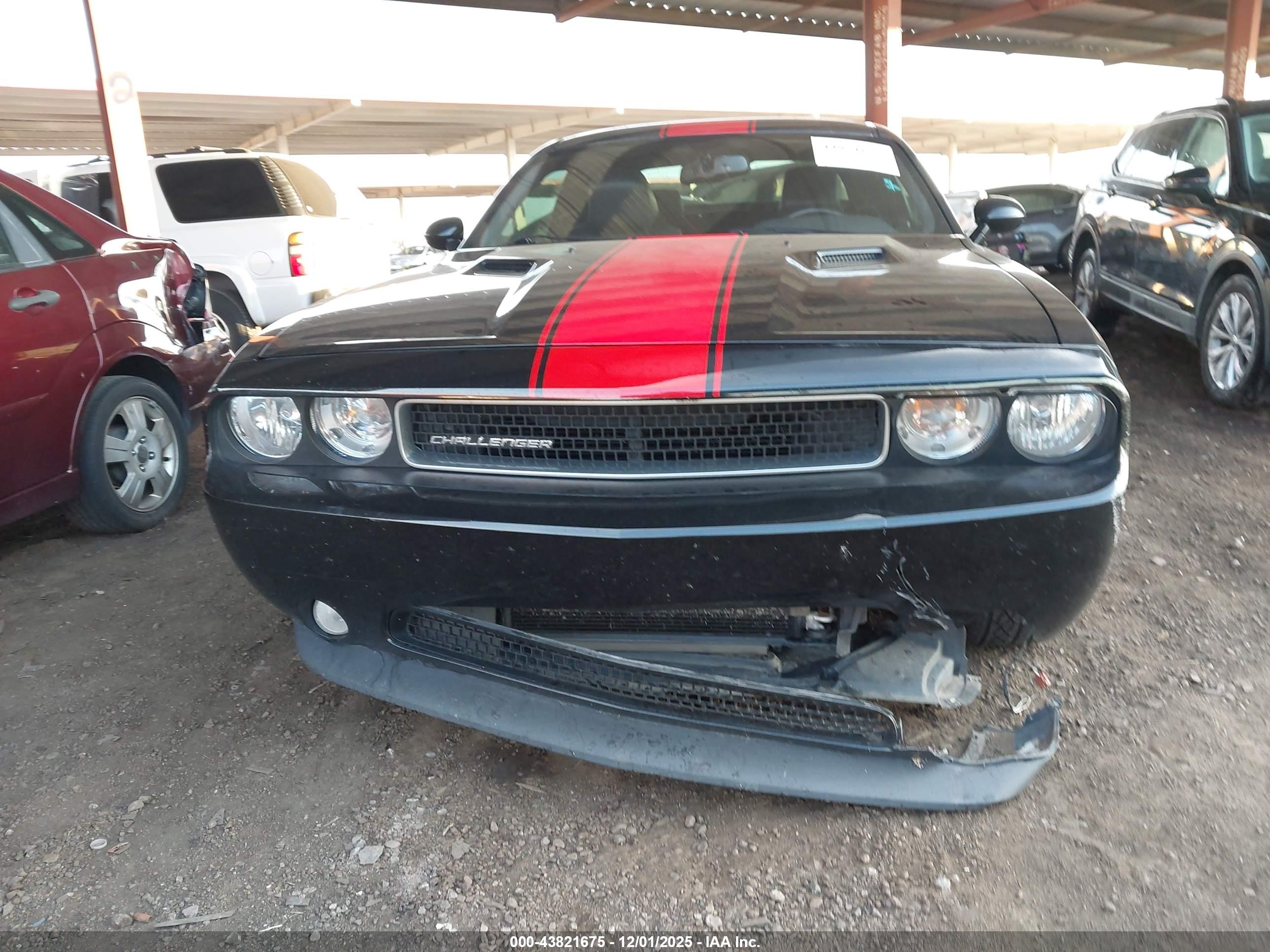 DODGE CHALLENGER image 6