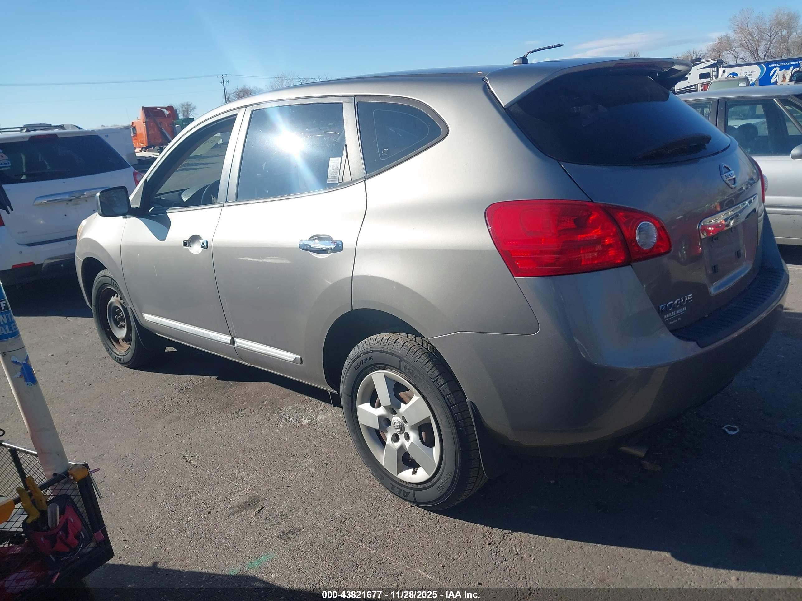 NISSAN ROGUE image 3