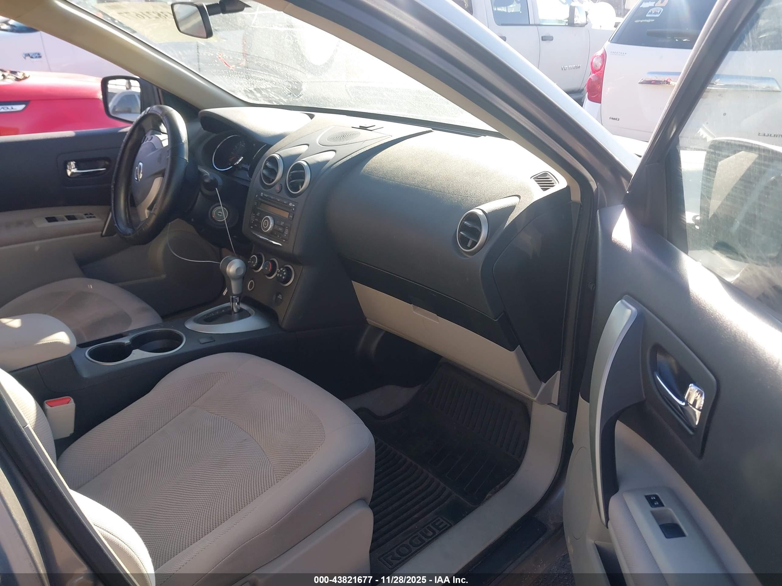 NISSAN ROGUE image 5