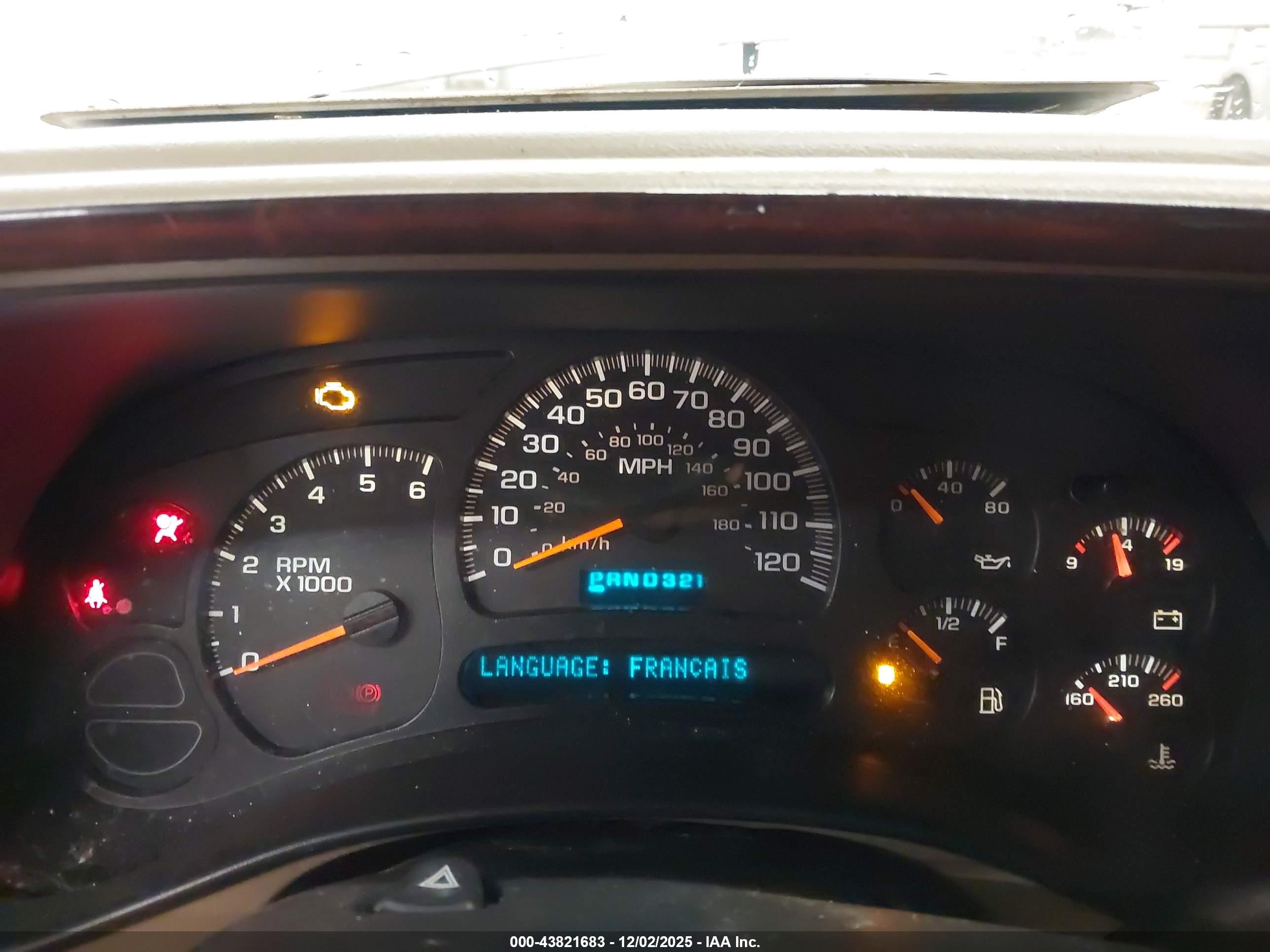 CHEVROLET SUBURBAN image 7