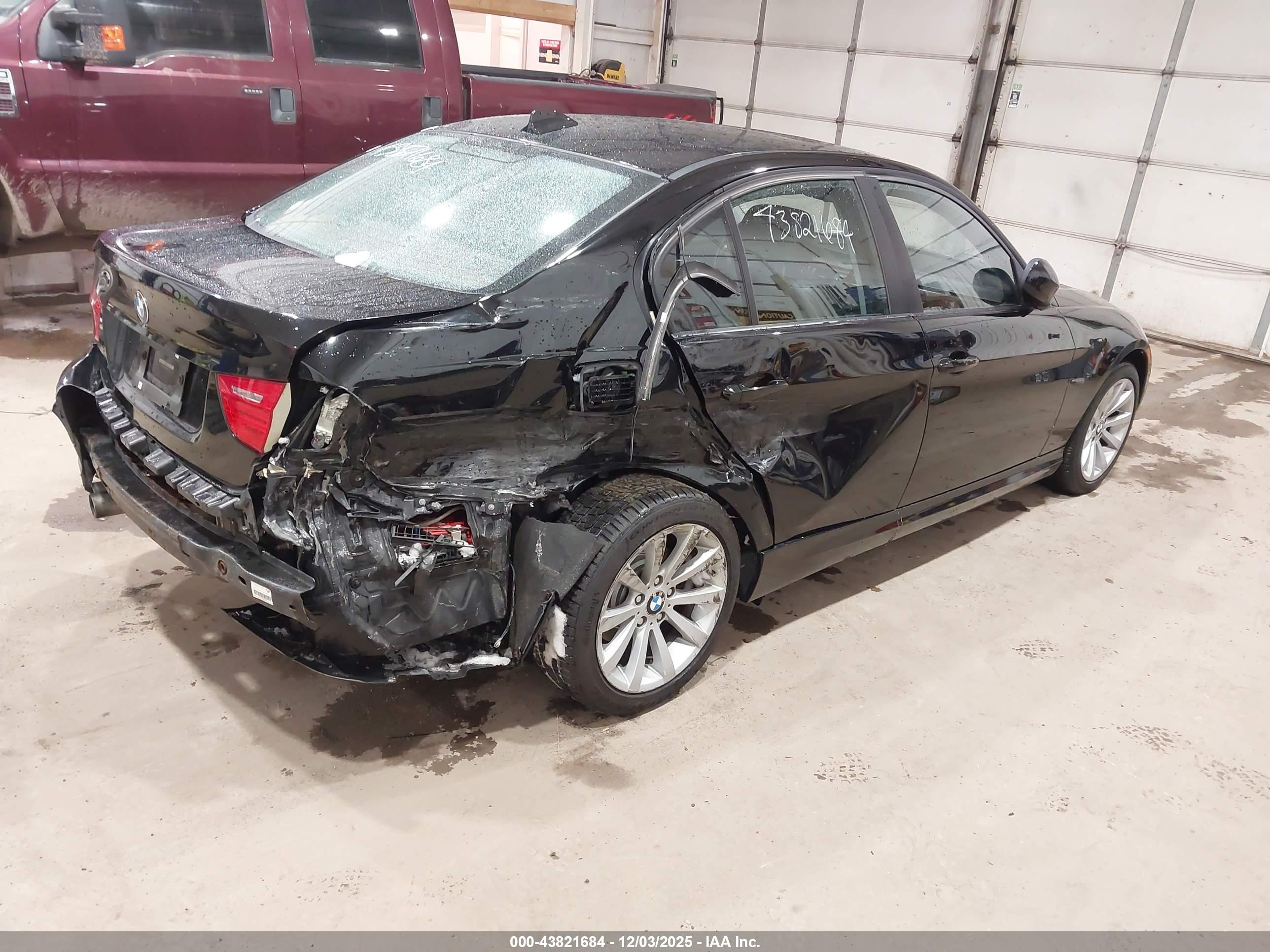BMW 328I image 4
