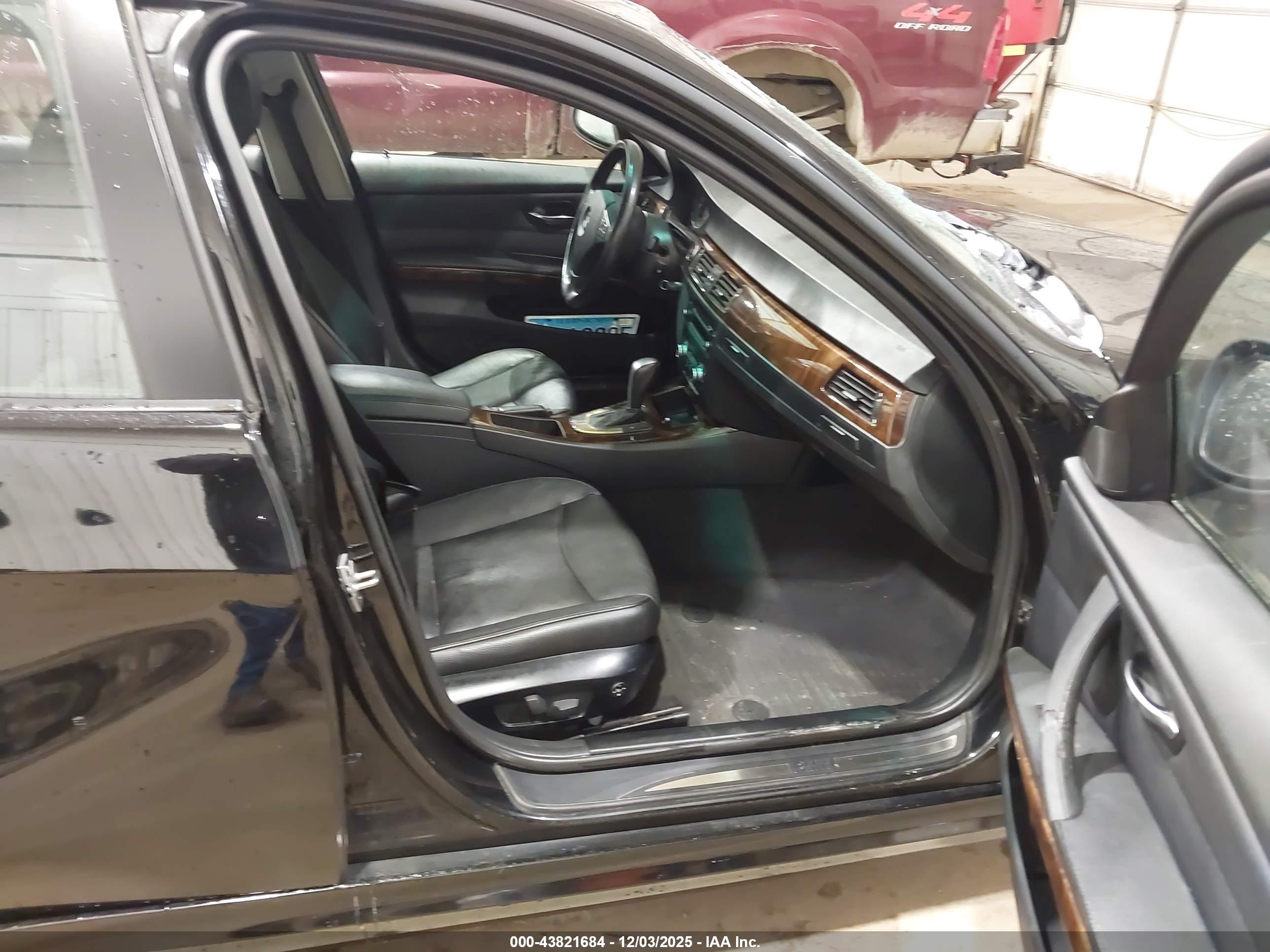 BMW 328I image 5