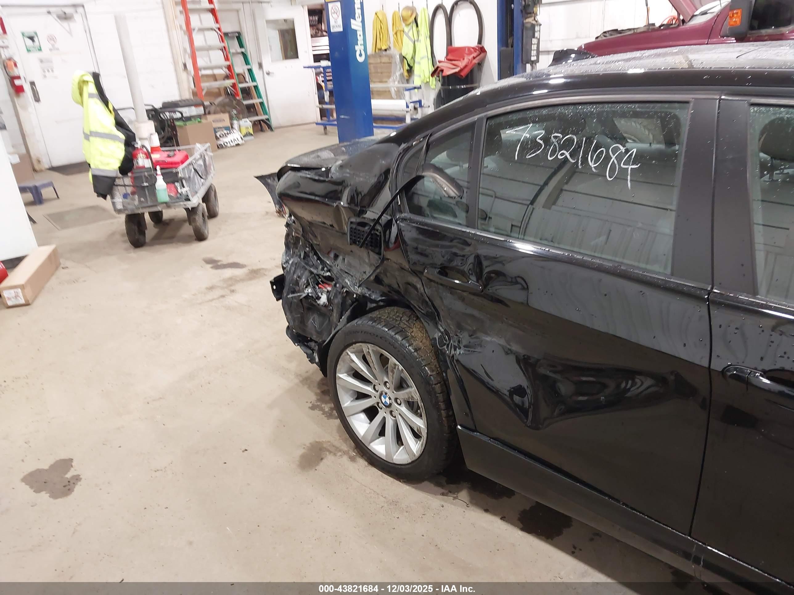 BMW 328I image 6