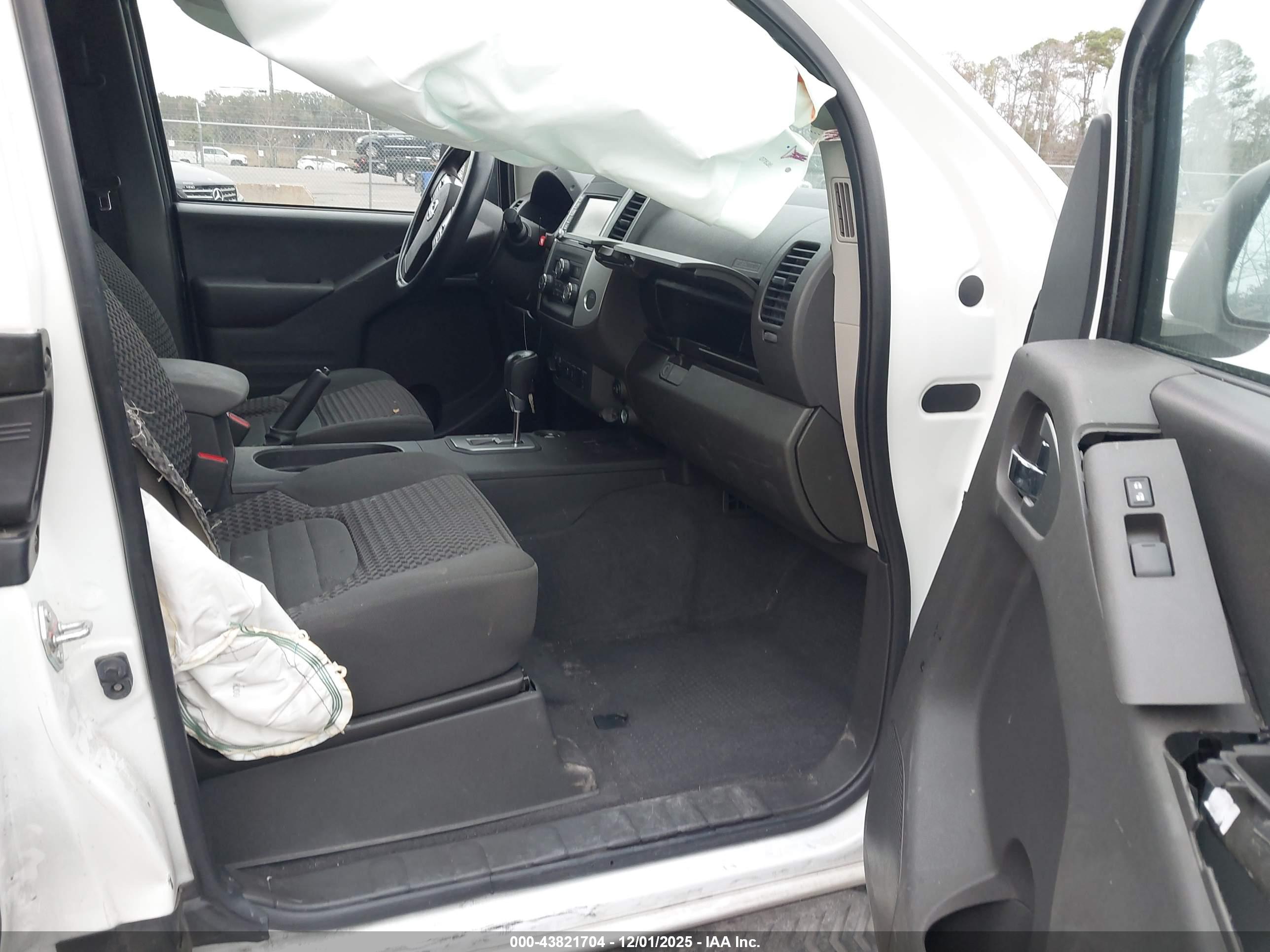 NISSAN FRONTIER image 5