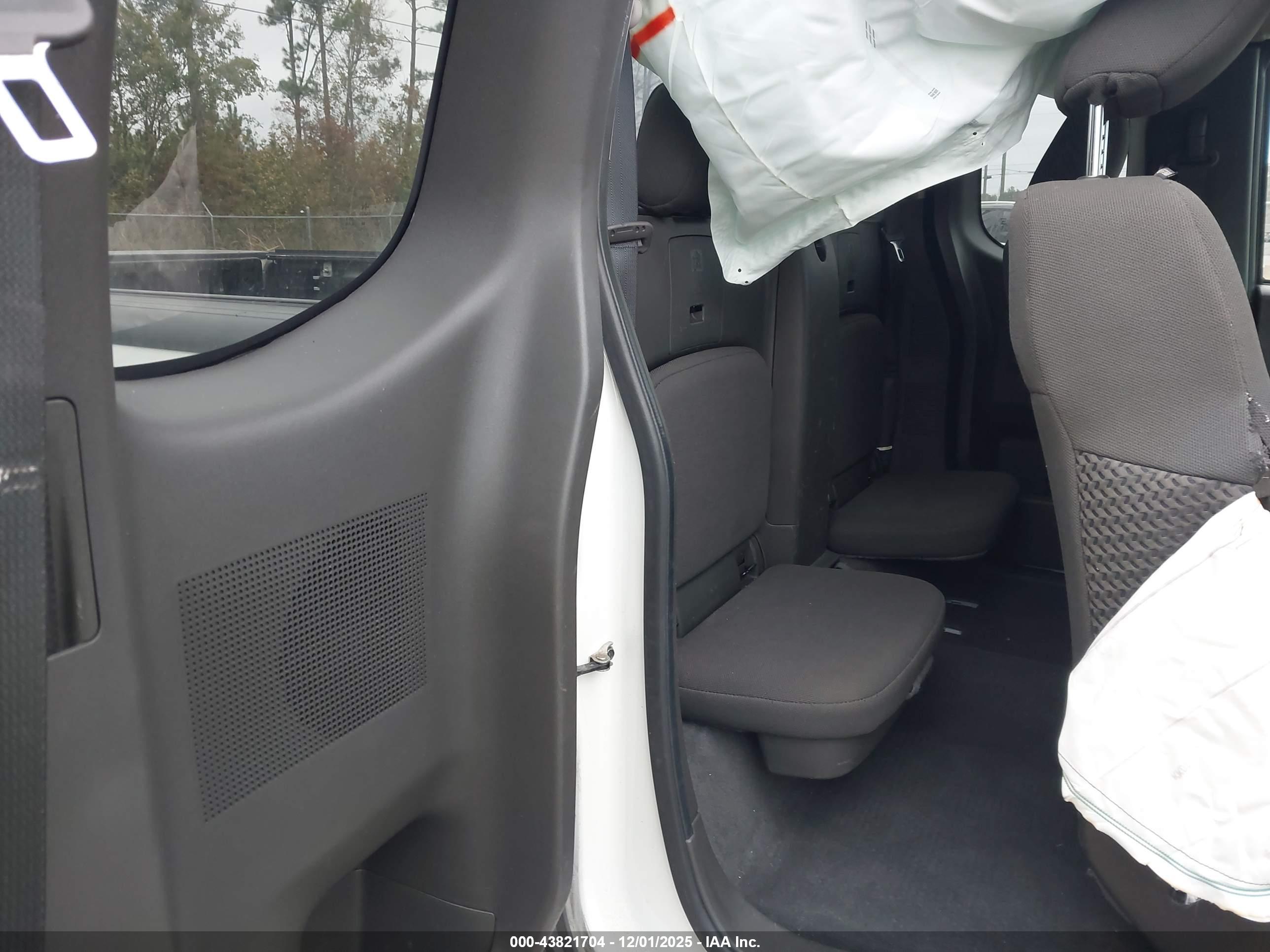 NISSAN FRONTIER image 8