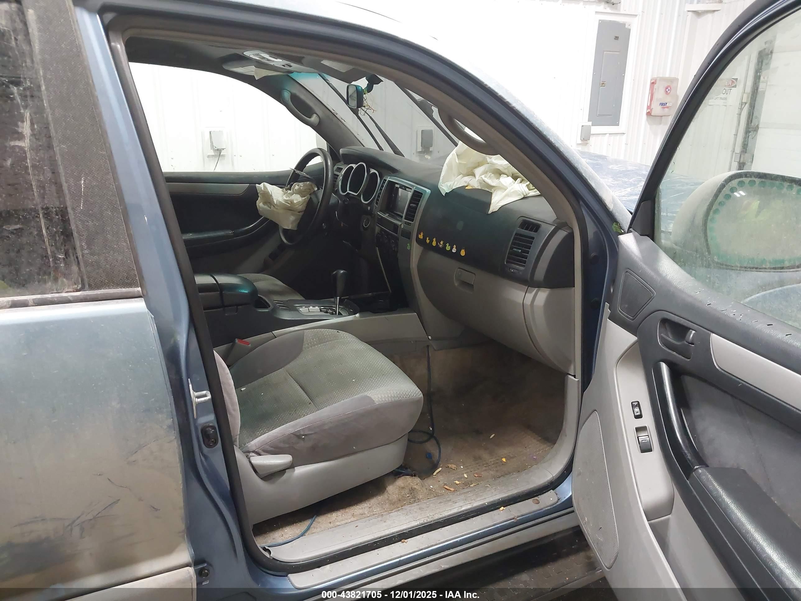 TOYOTA 4RUNNER image 5