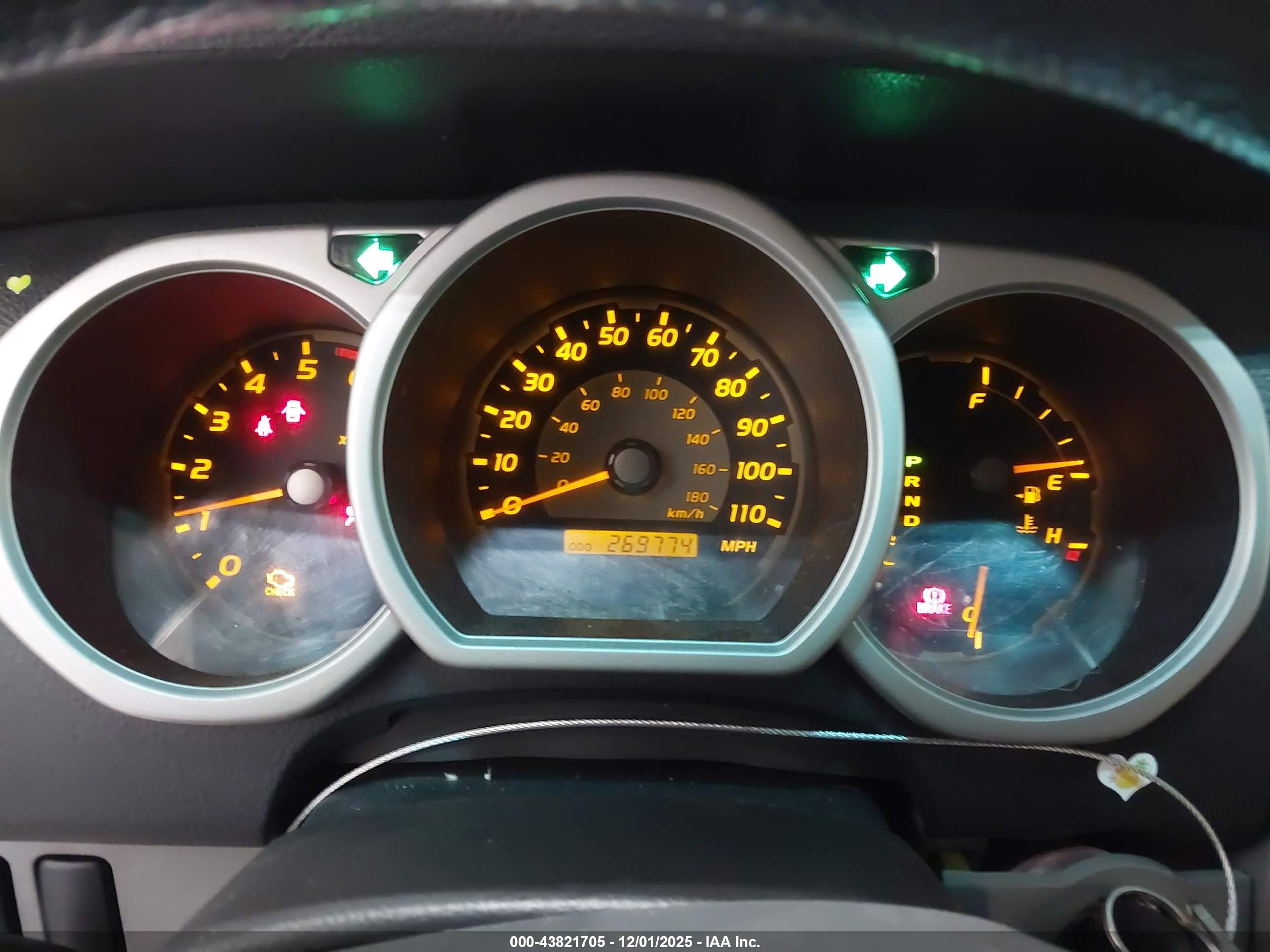 TOYOTA 4RUNNER image 7