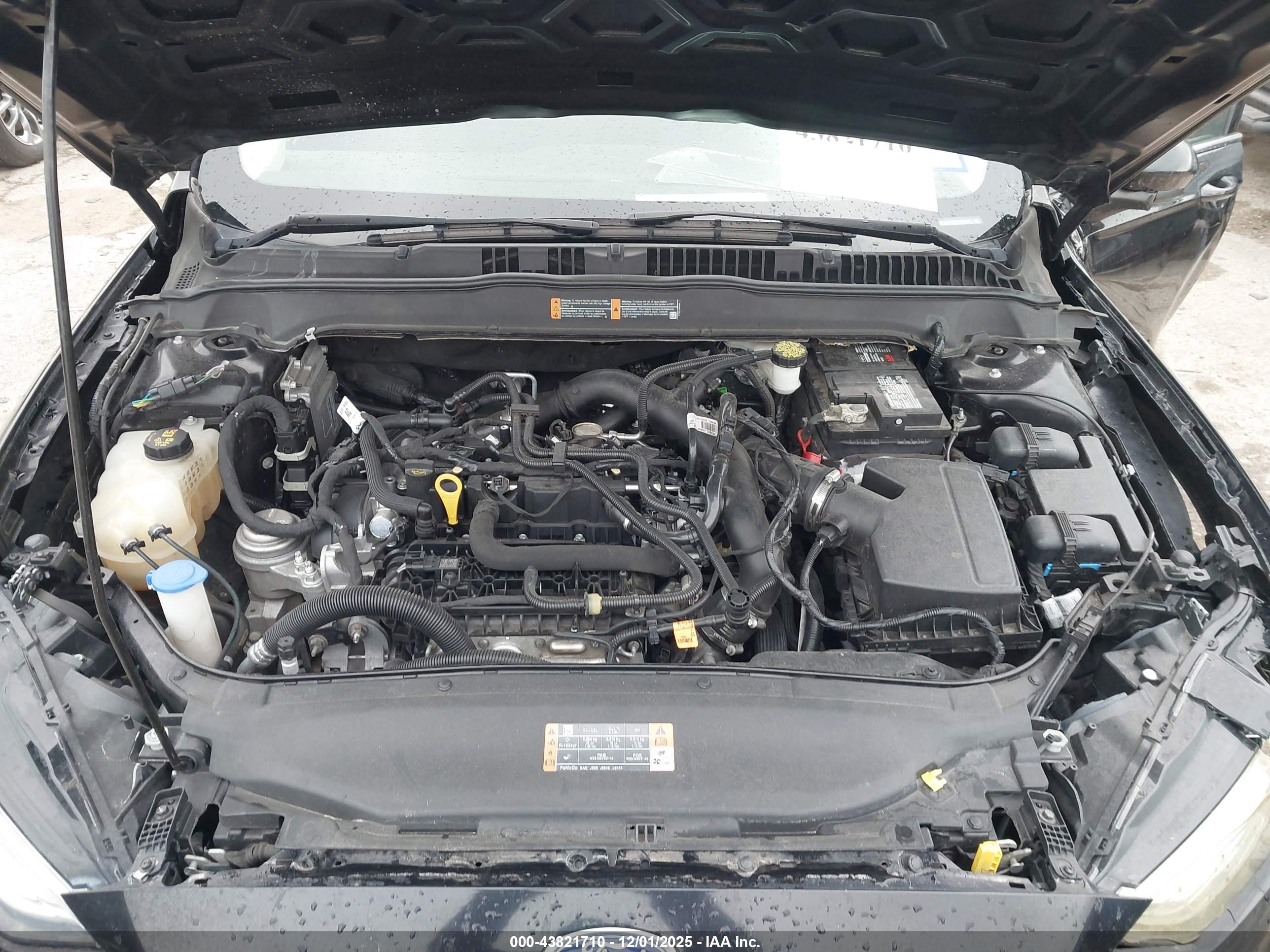 FORD FUSION image 10
