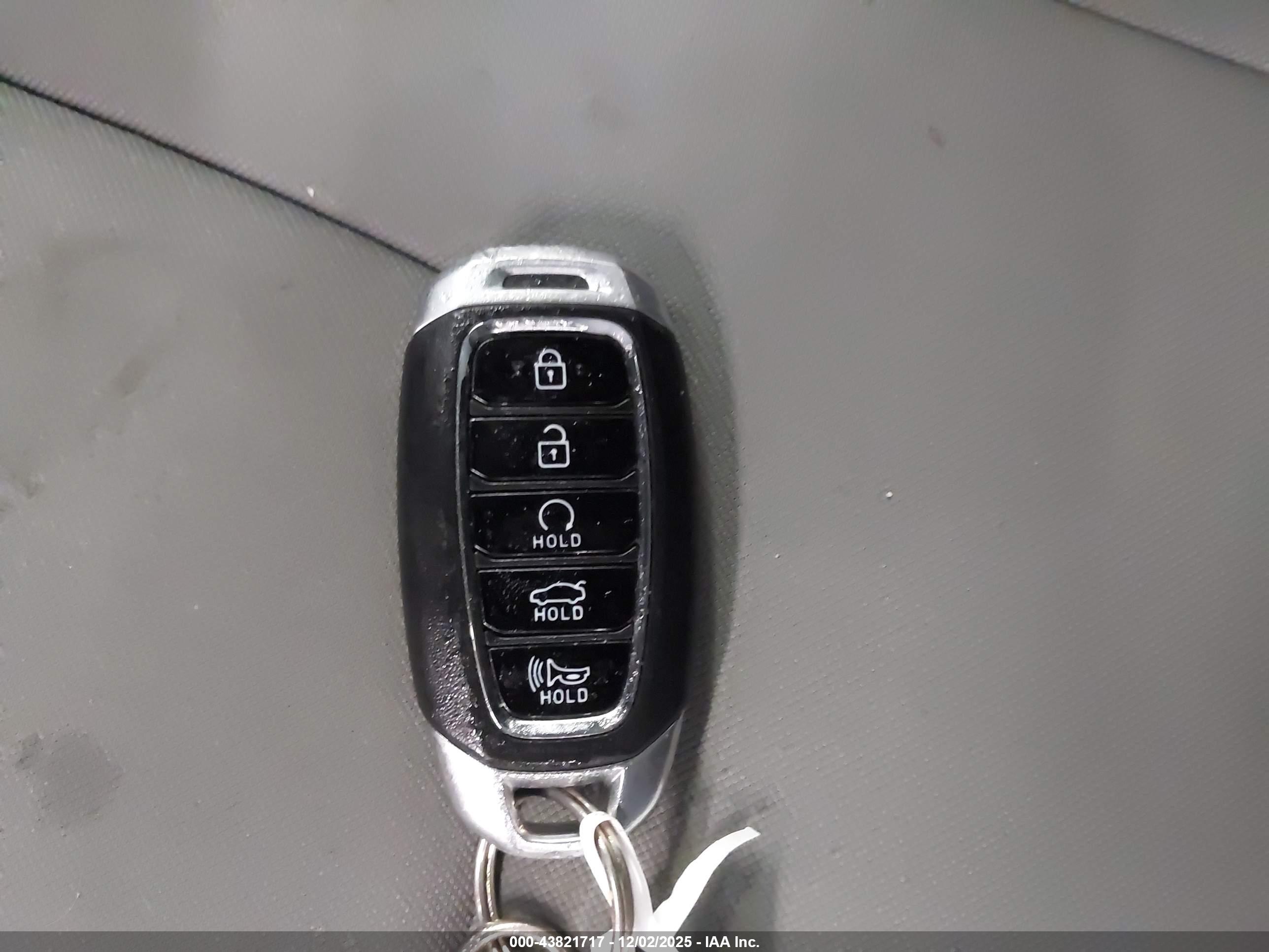 HYUNDAI ELANTRA image 11