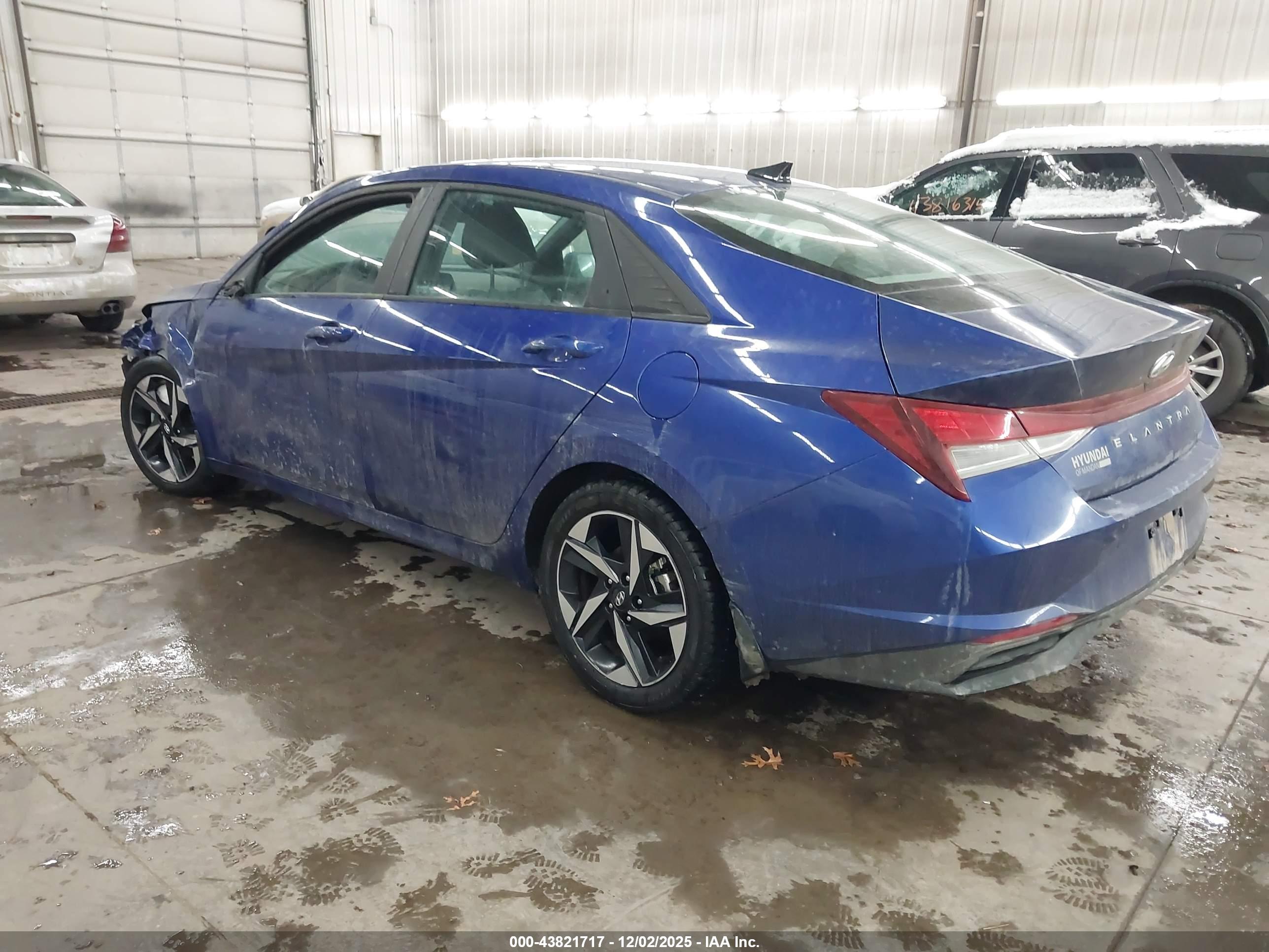 HYUNDAI ELANTRA image 3