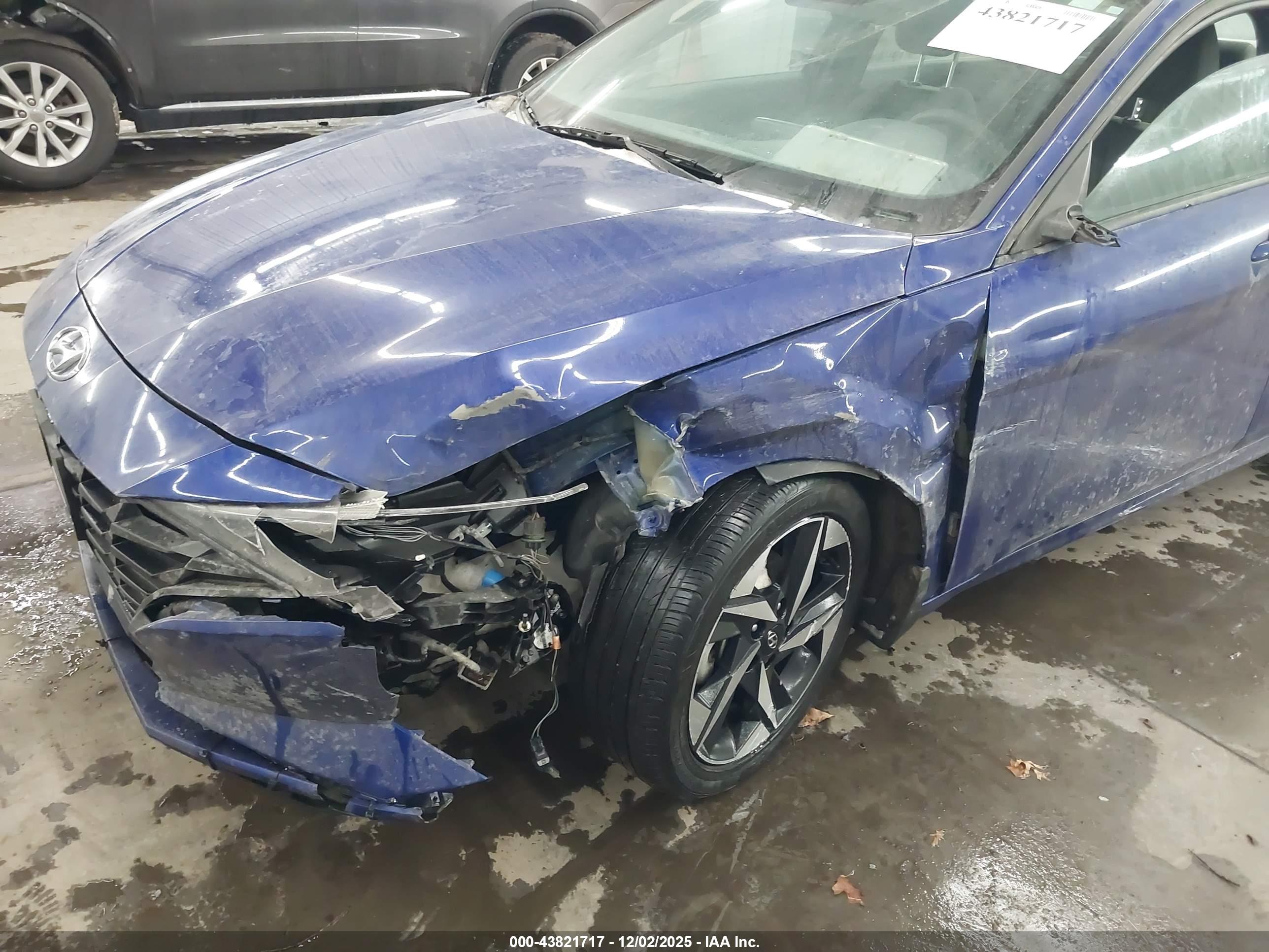 HYUNDAI ELANTRA image 6