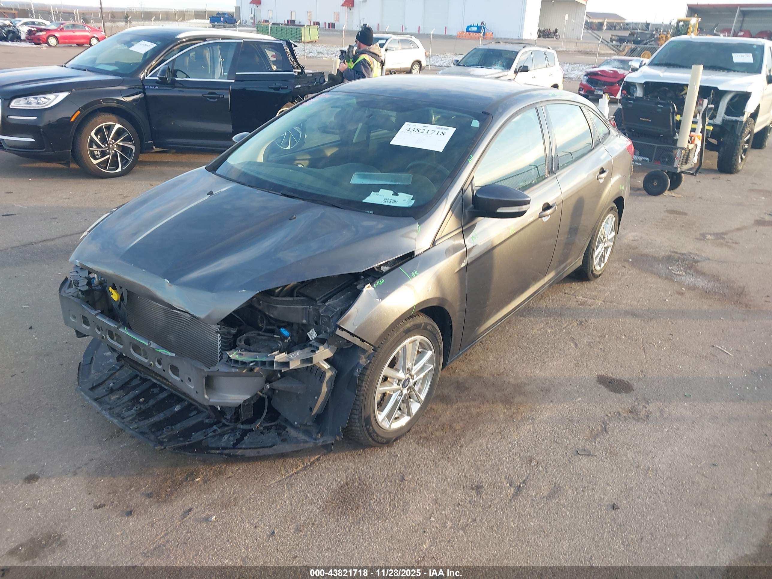 FORD FOCUS image 2
