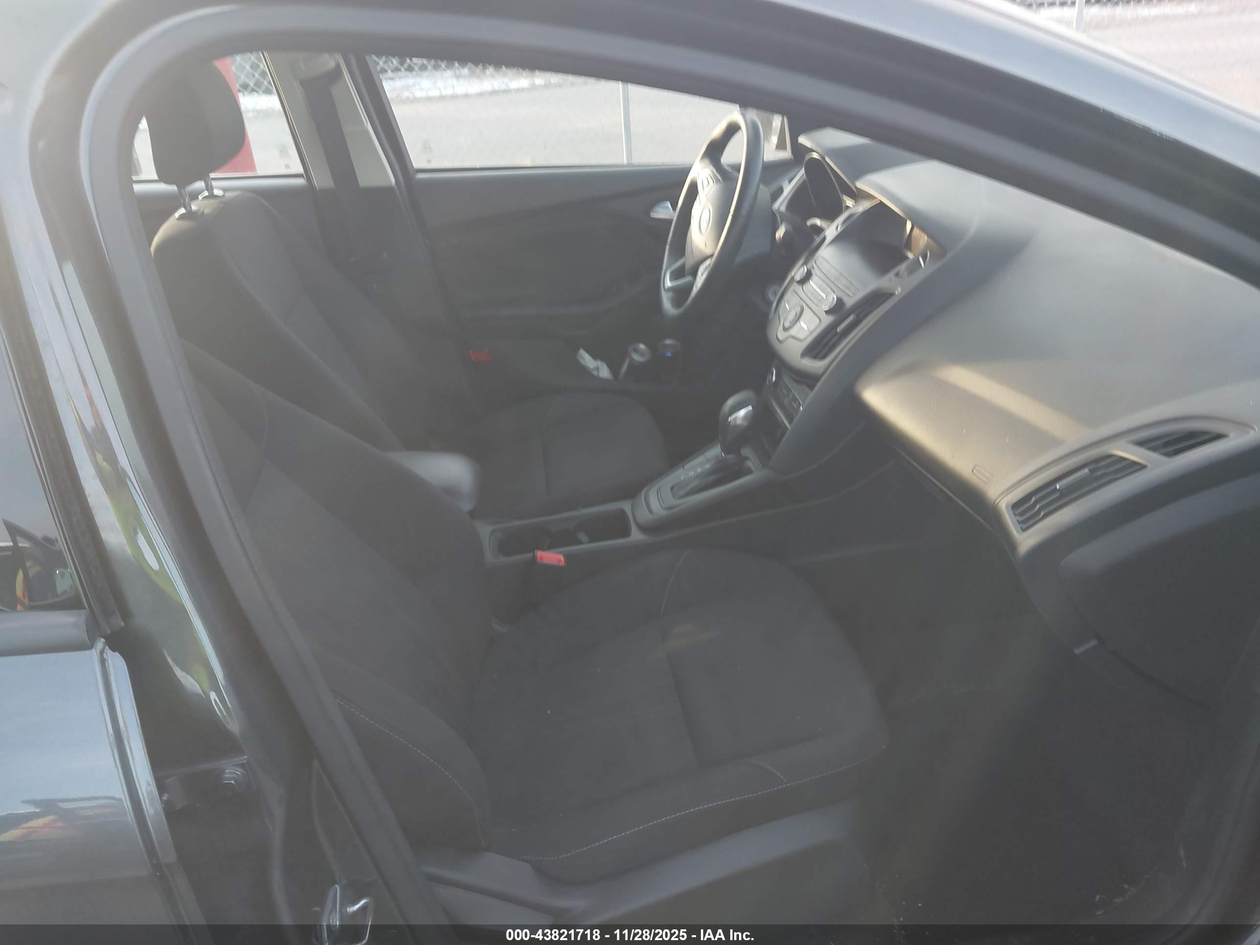 FORD FOCUS image 5