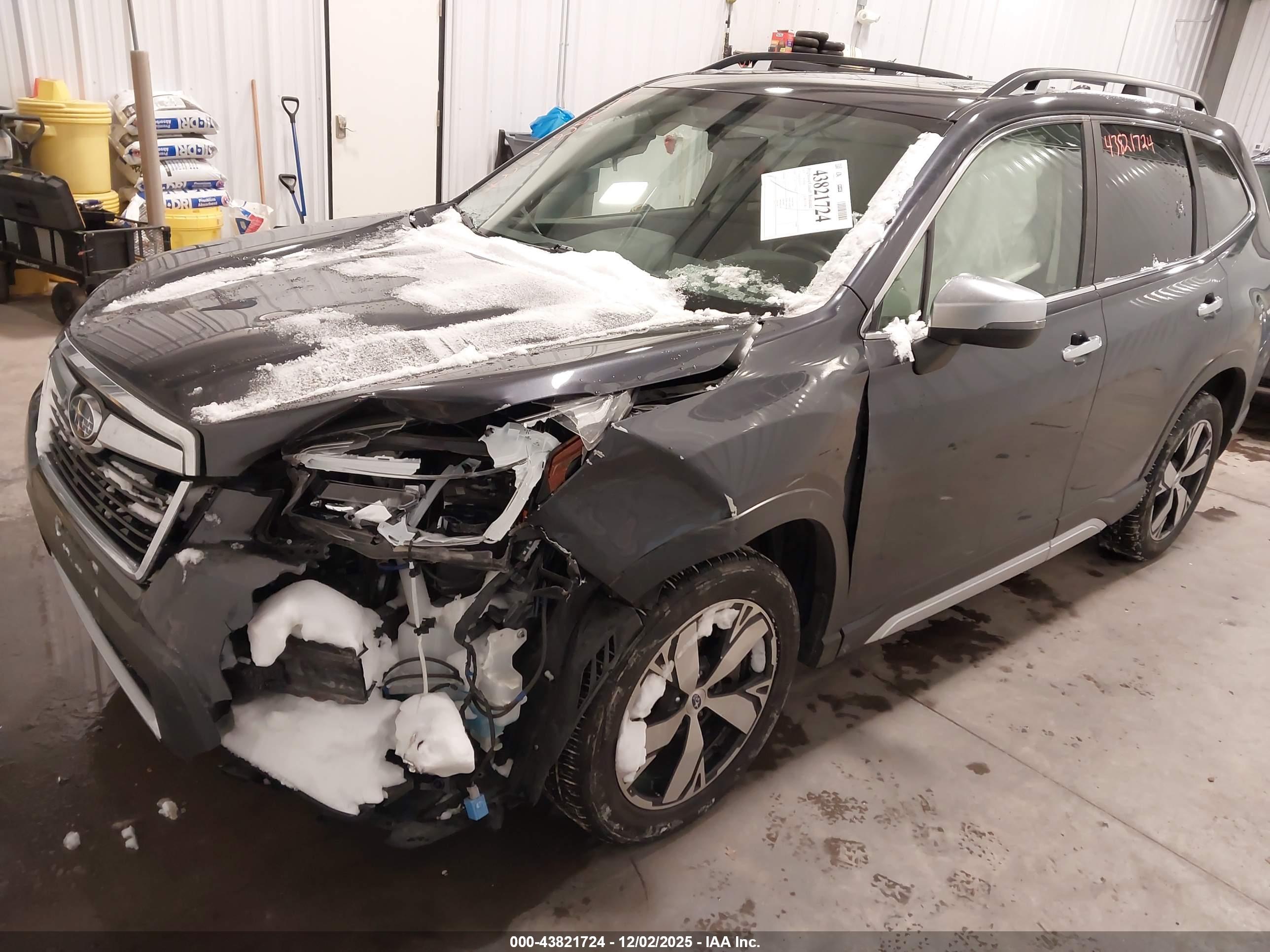 SUBARU FORESTER image 2