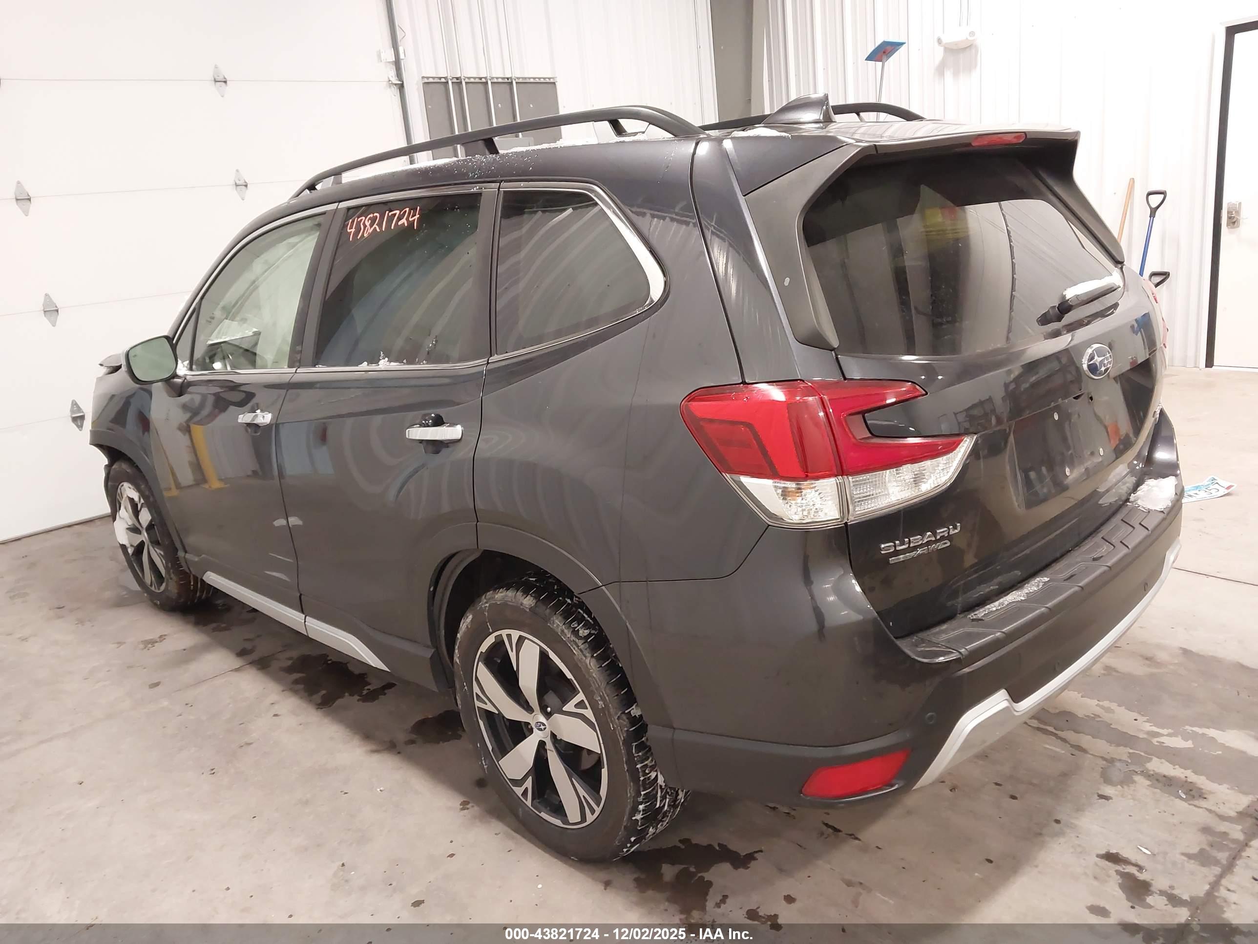 SUBARU FORESTER image 3