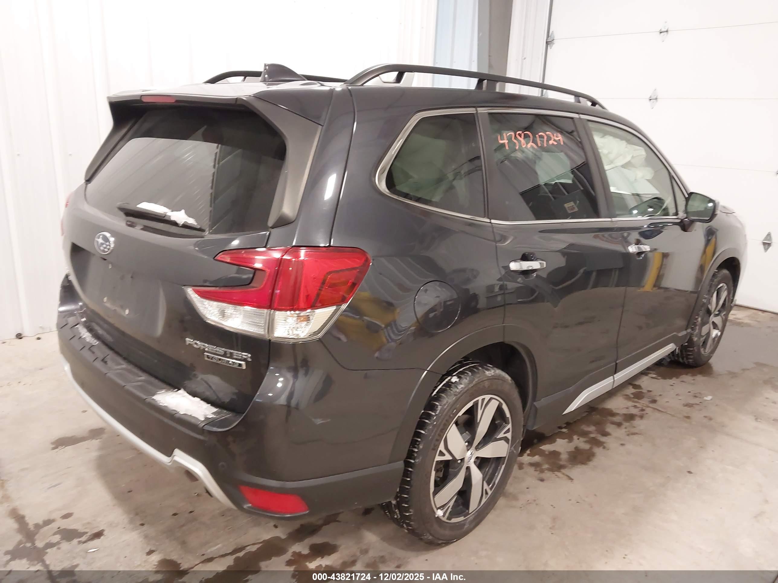 SUBARU FORESTER image 4