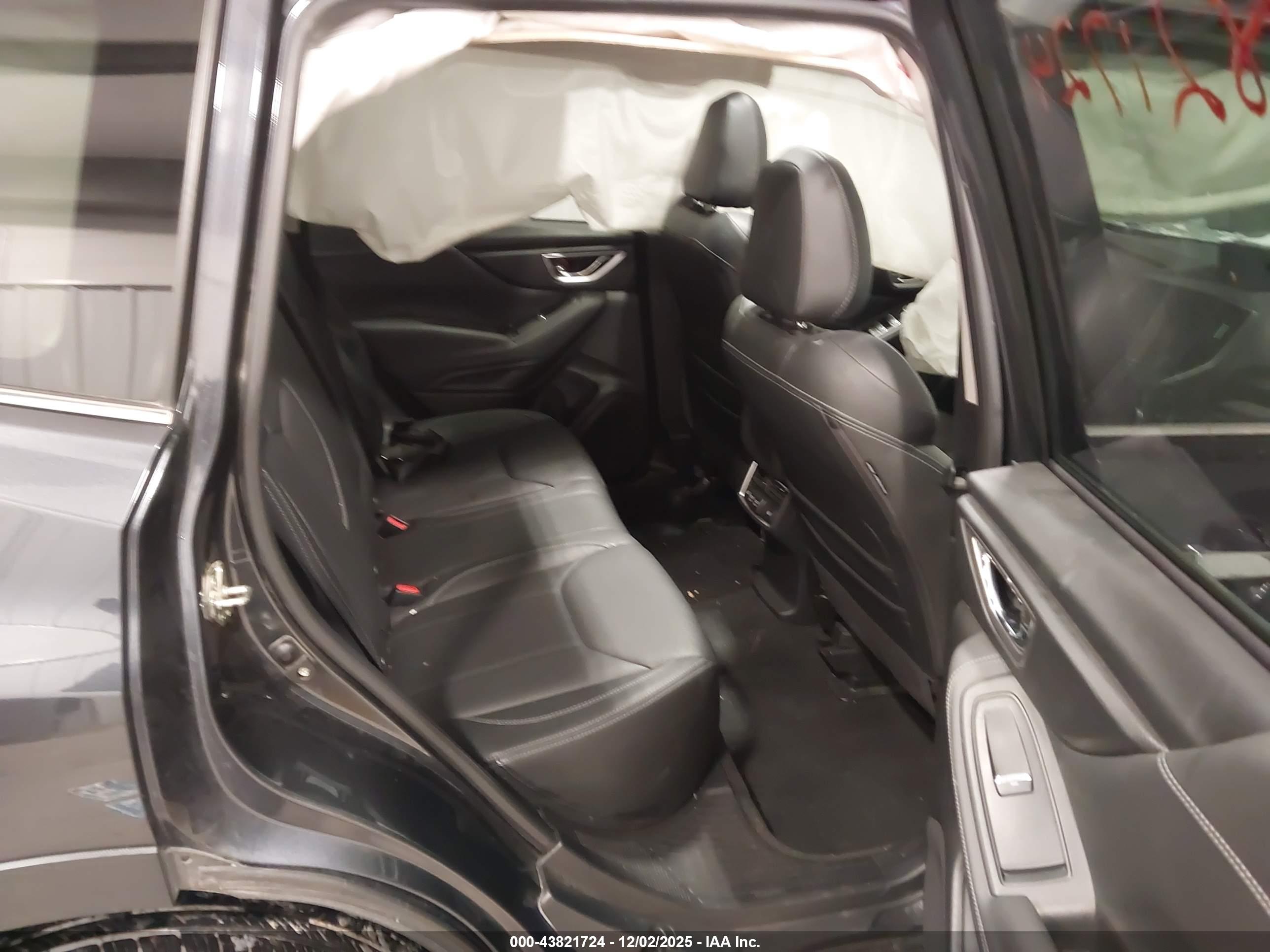 SUBARU FORESTER image 8