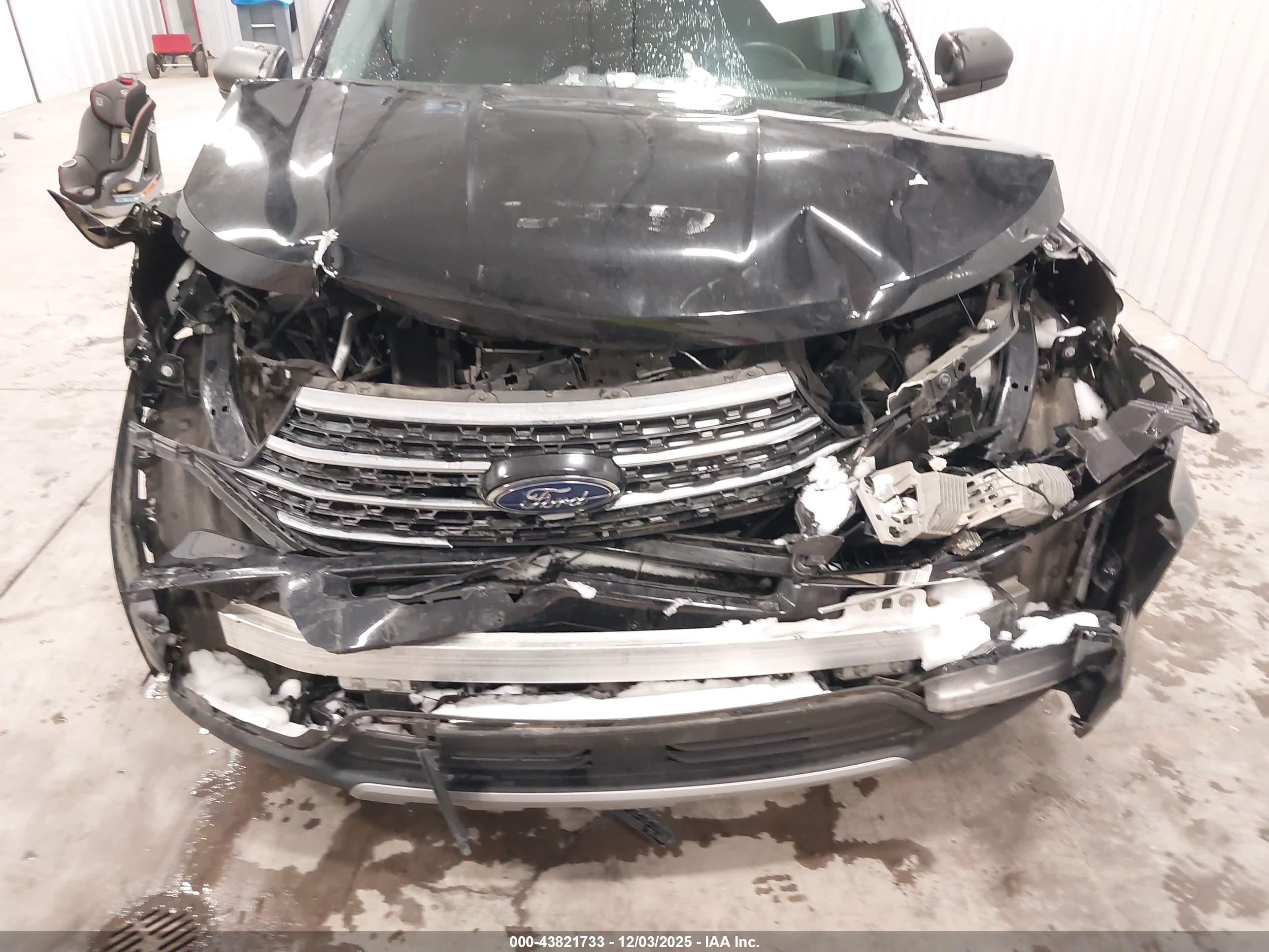 FORD EXPLORER image 6
