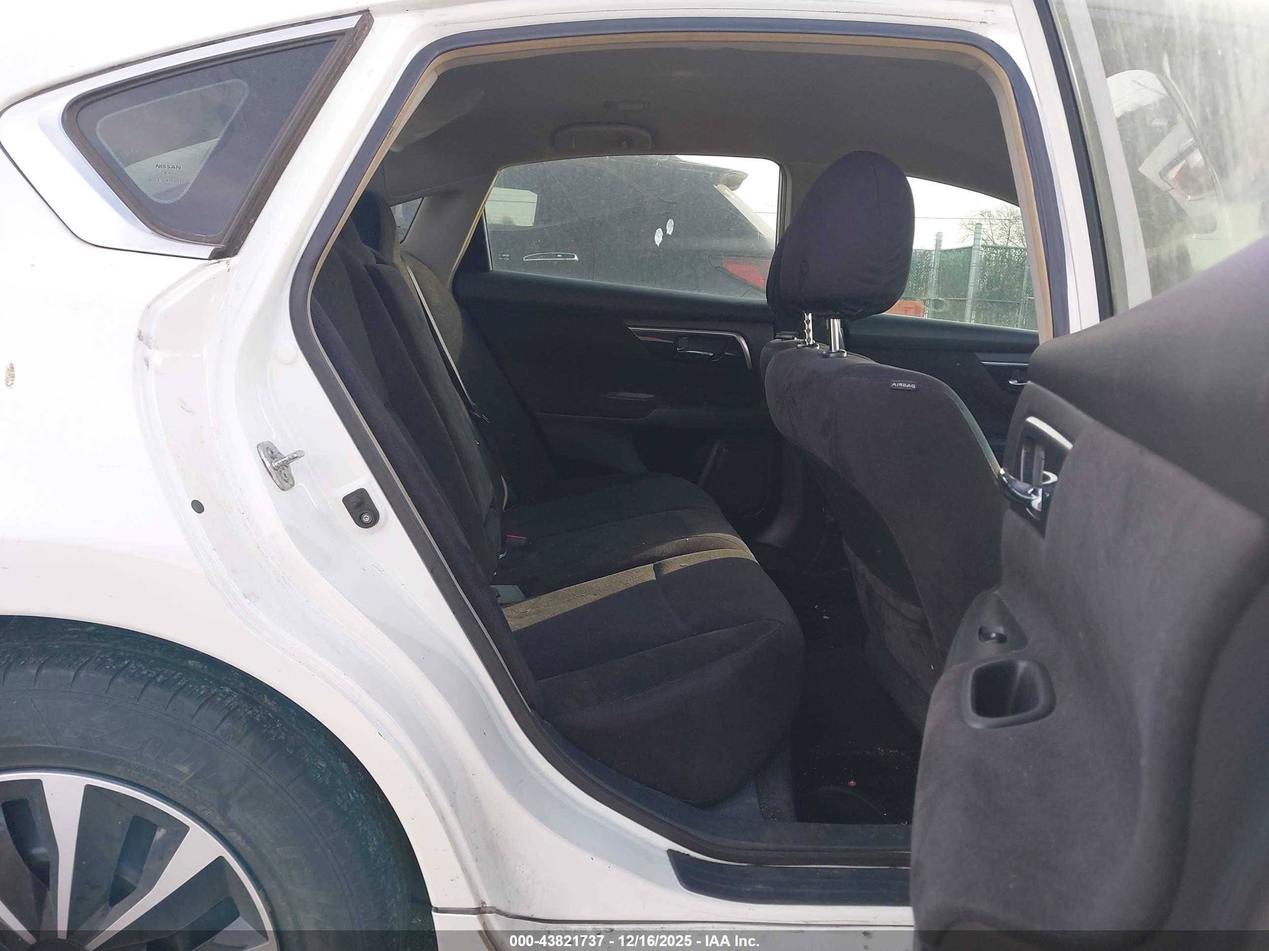 NISSAN ALTIMA image 8