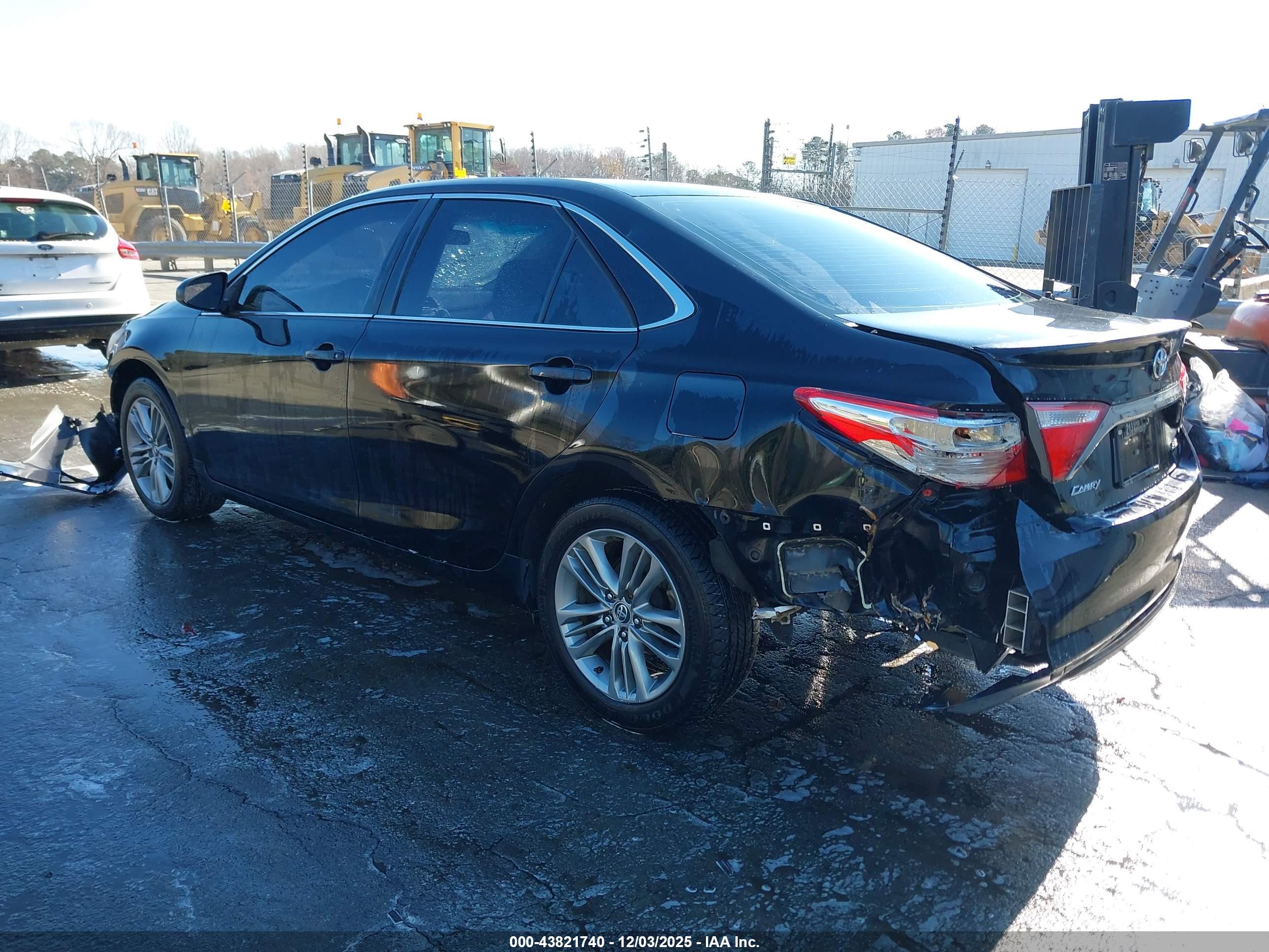 TOYOTA CAMRY image 3