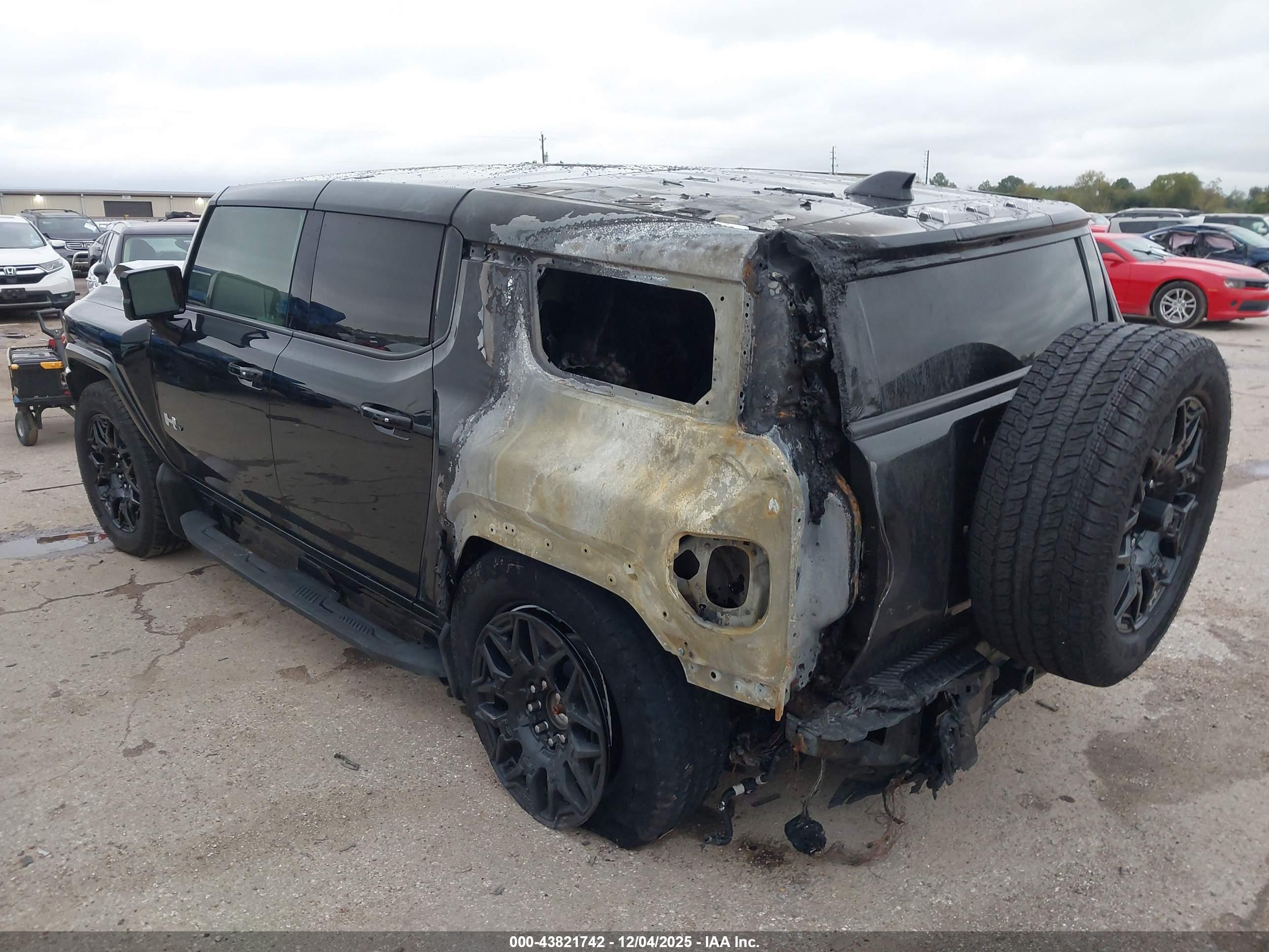 GMC HUMMER image 3