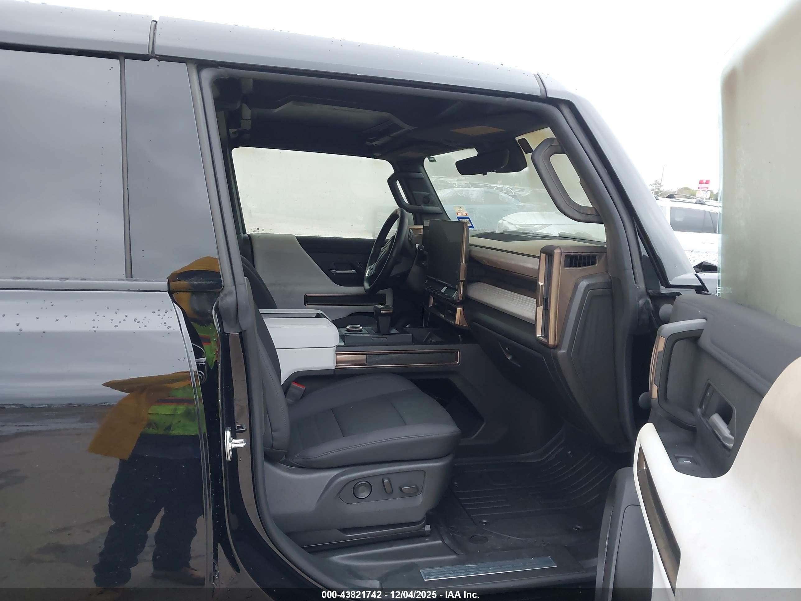 GMC HUMMER image 5