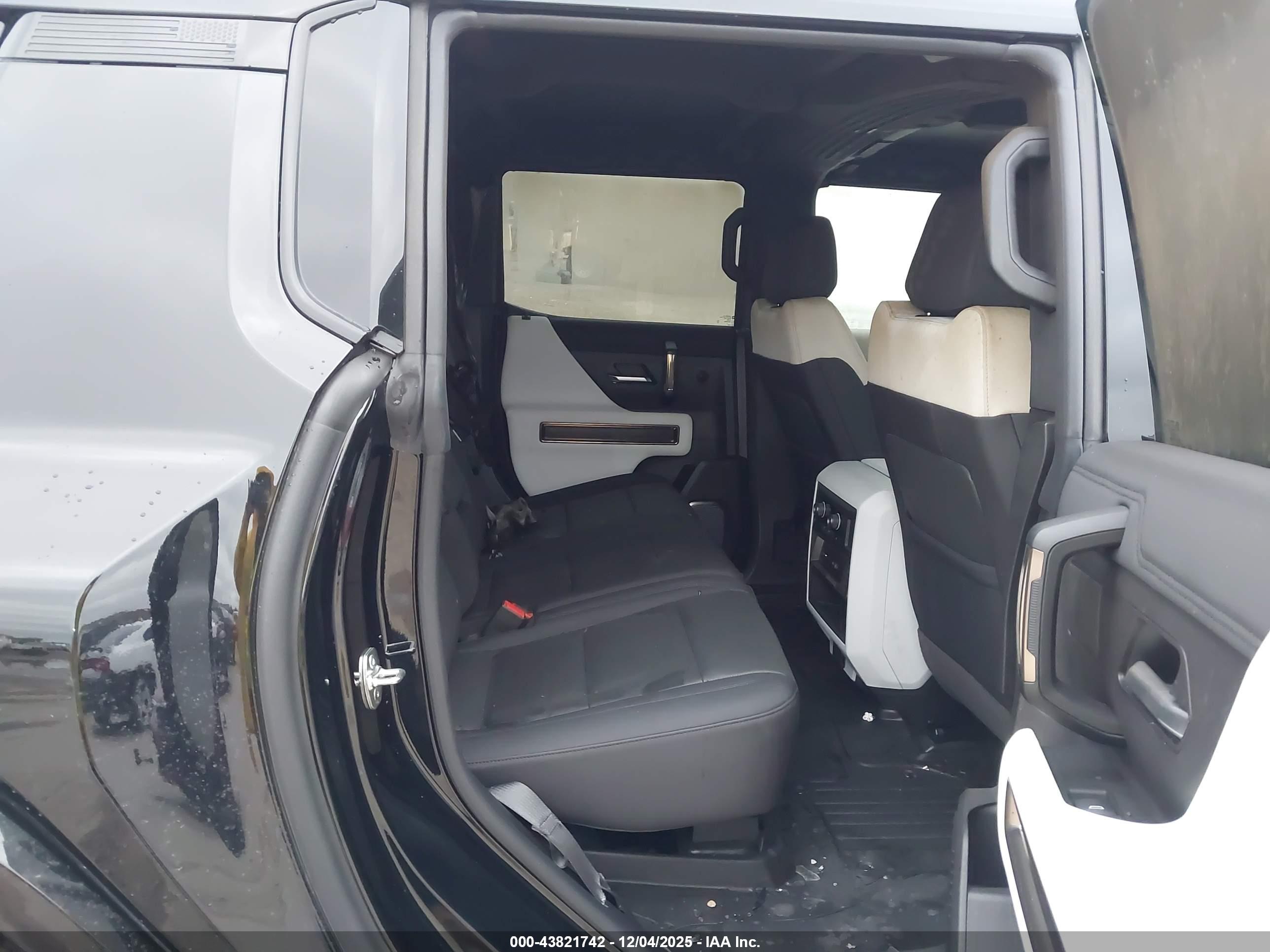 GMC HUMMER image 8