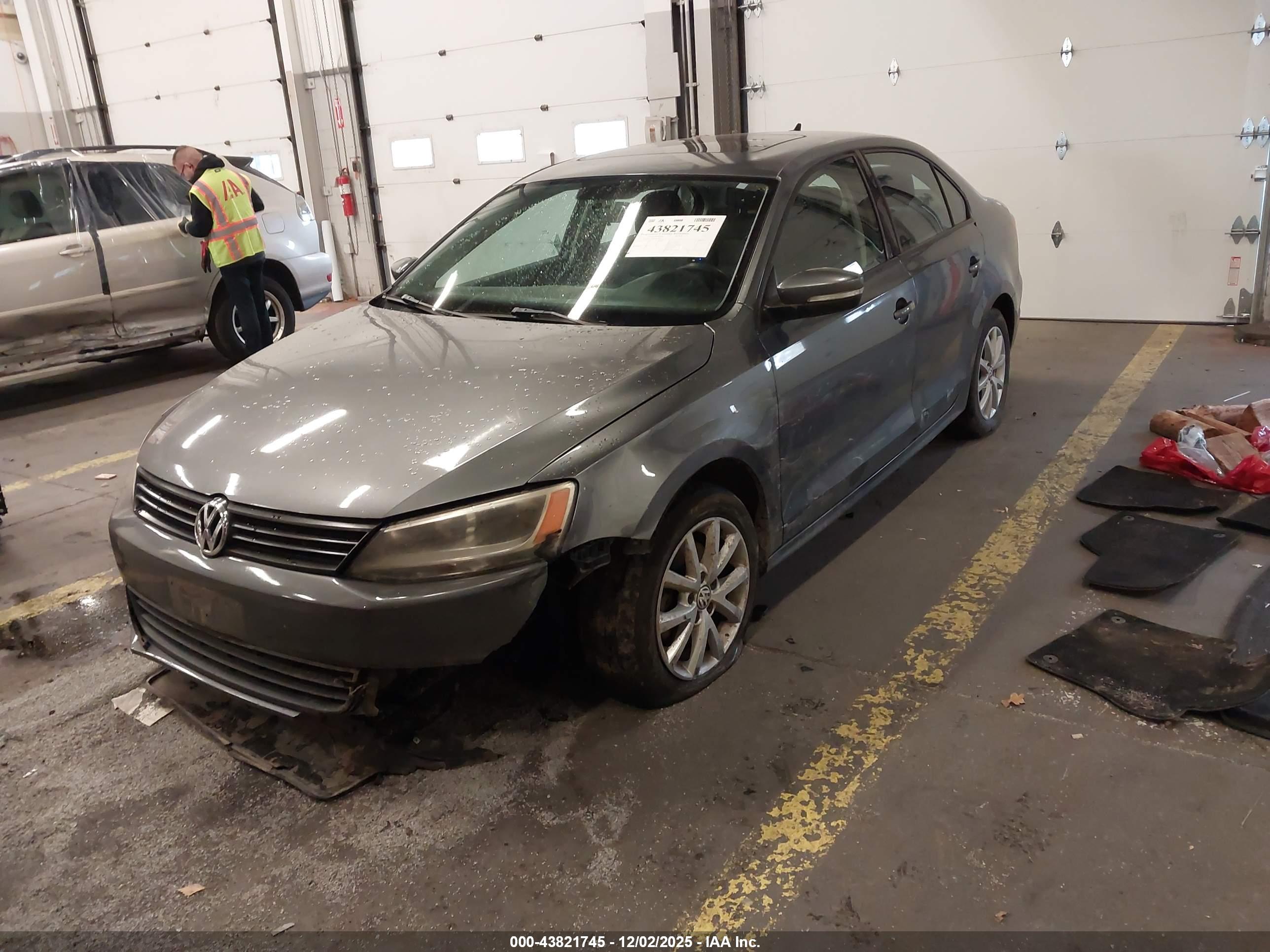 VOLKSWAGEN JETTA image 2