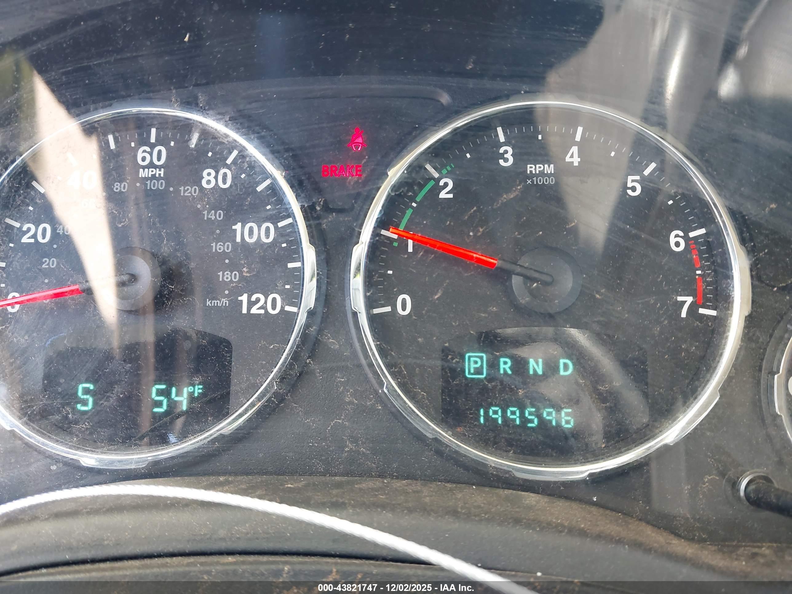 JEEP LIBERTY image 7