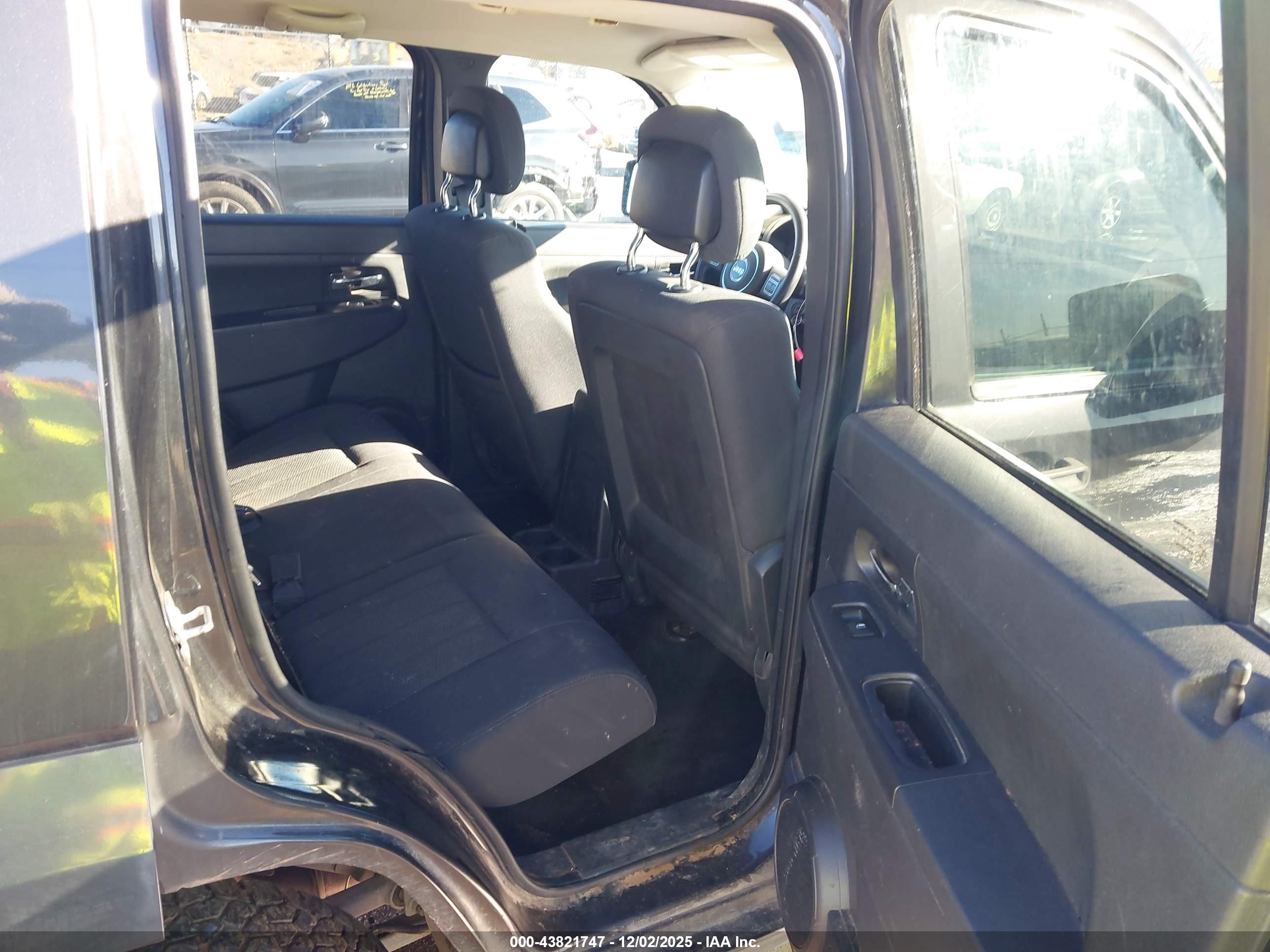 JEEP LIBERTY image 8