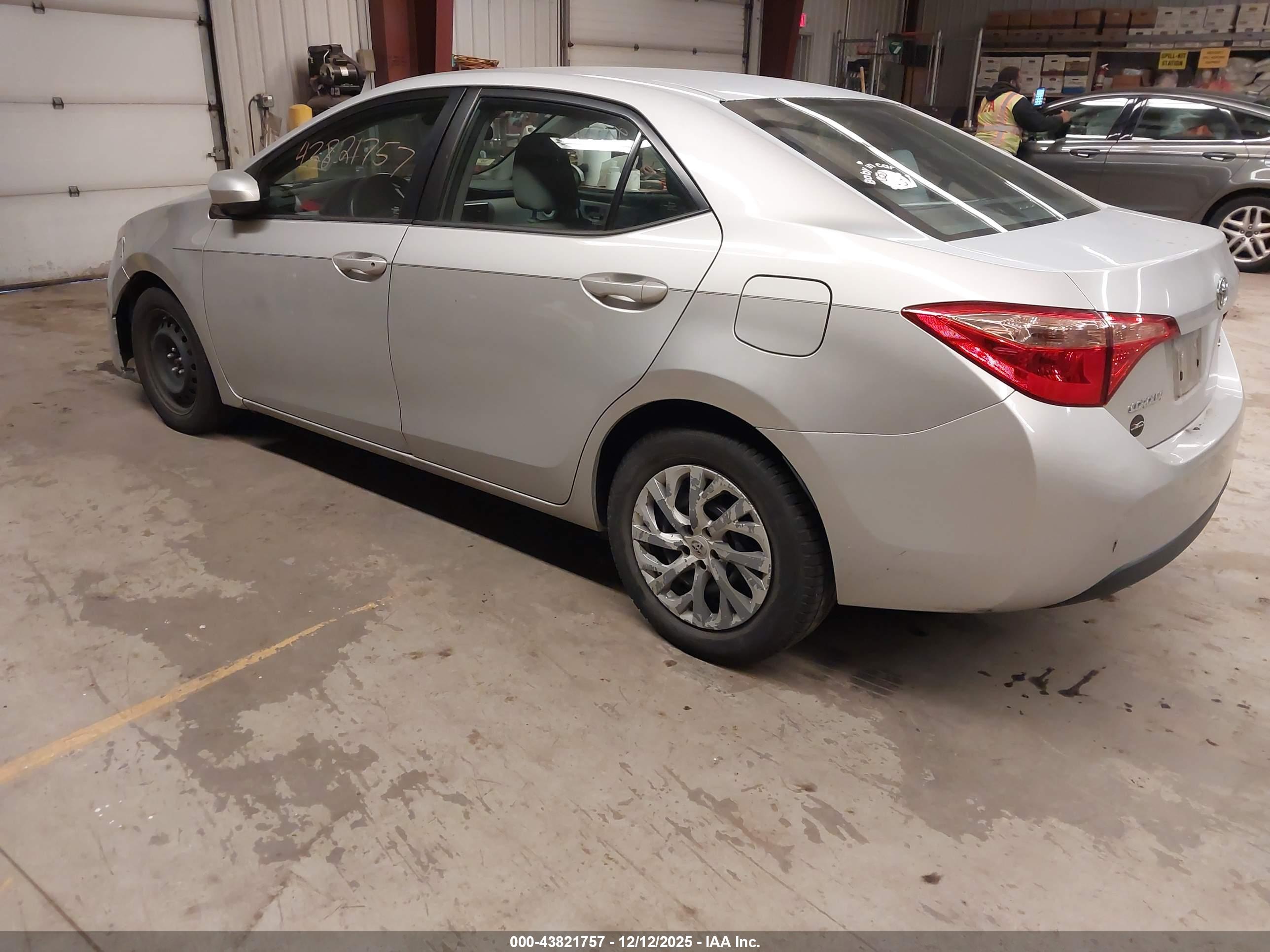 TOYOTA COROLLA image 3