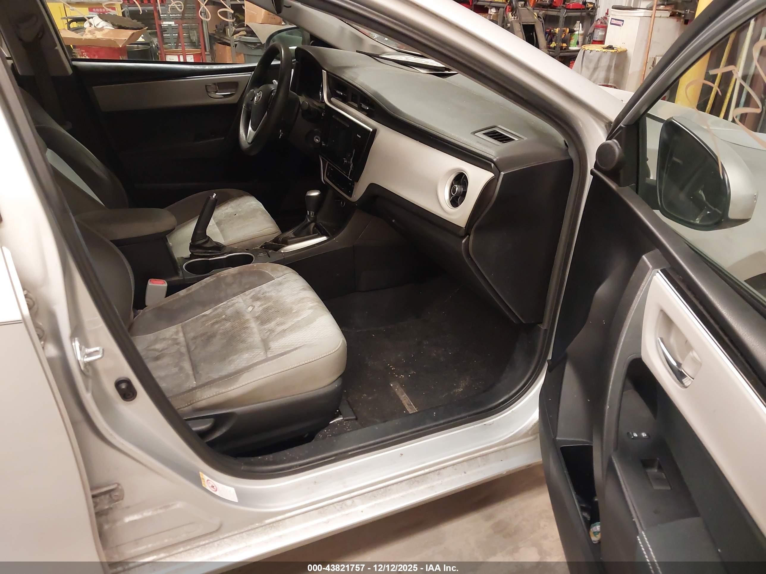 TOYOTA COROLLA image 5