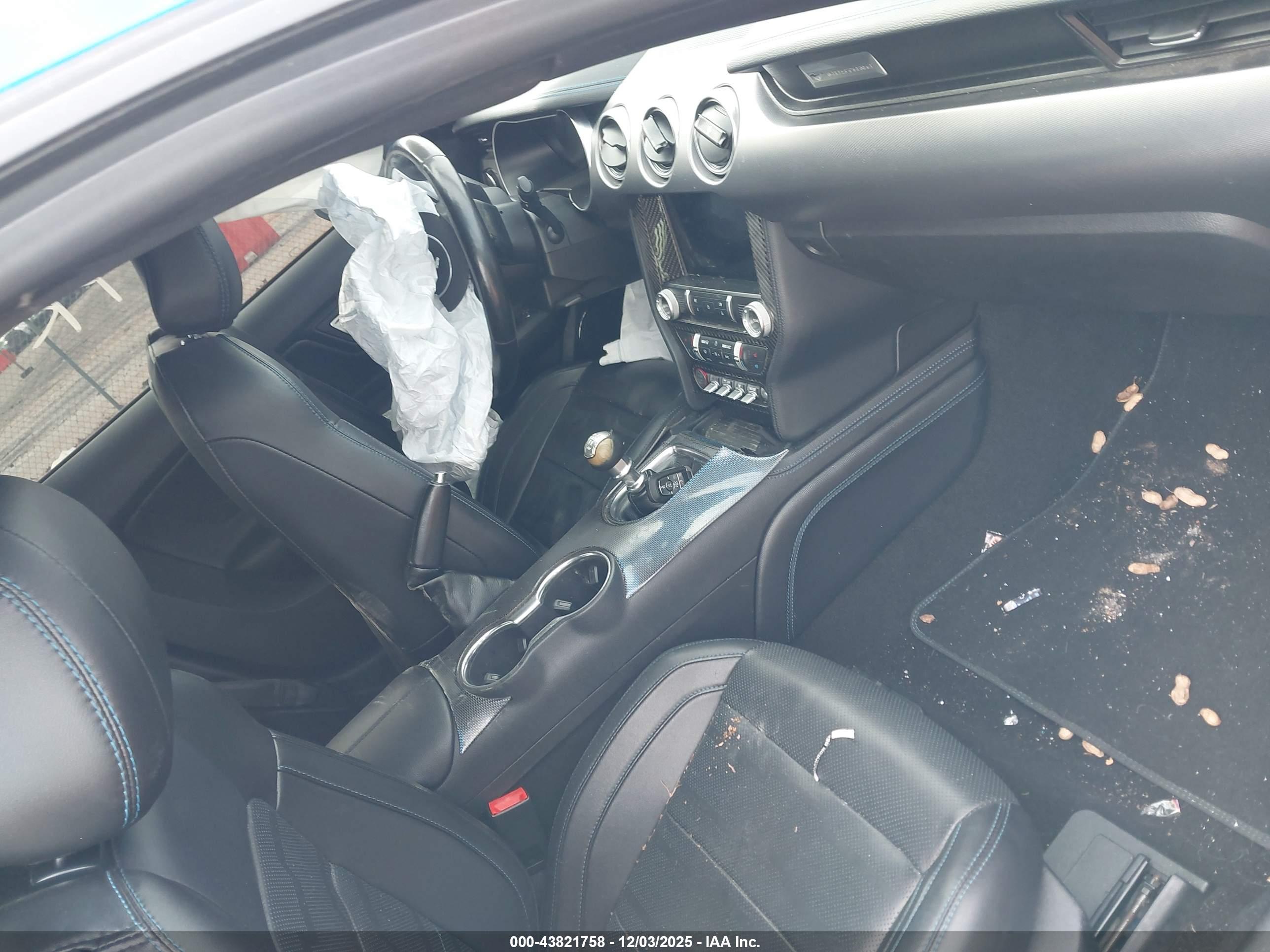 FORD MUSTANG image 5