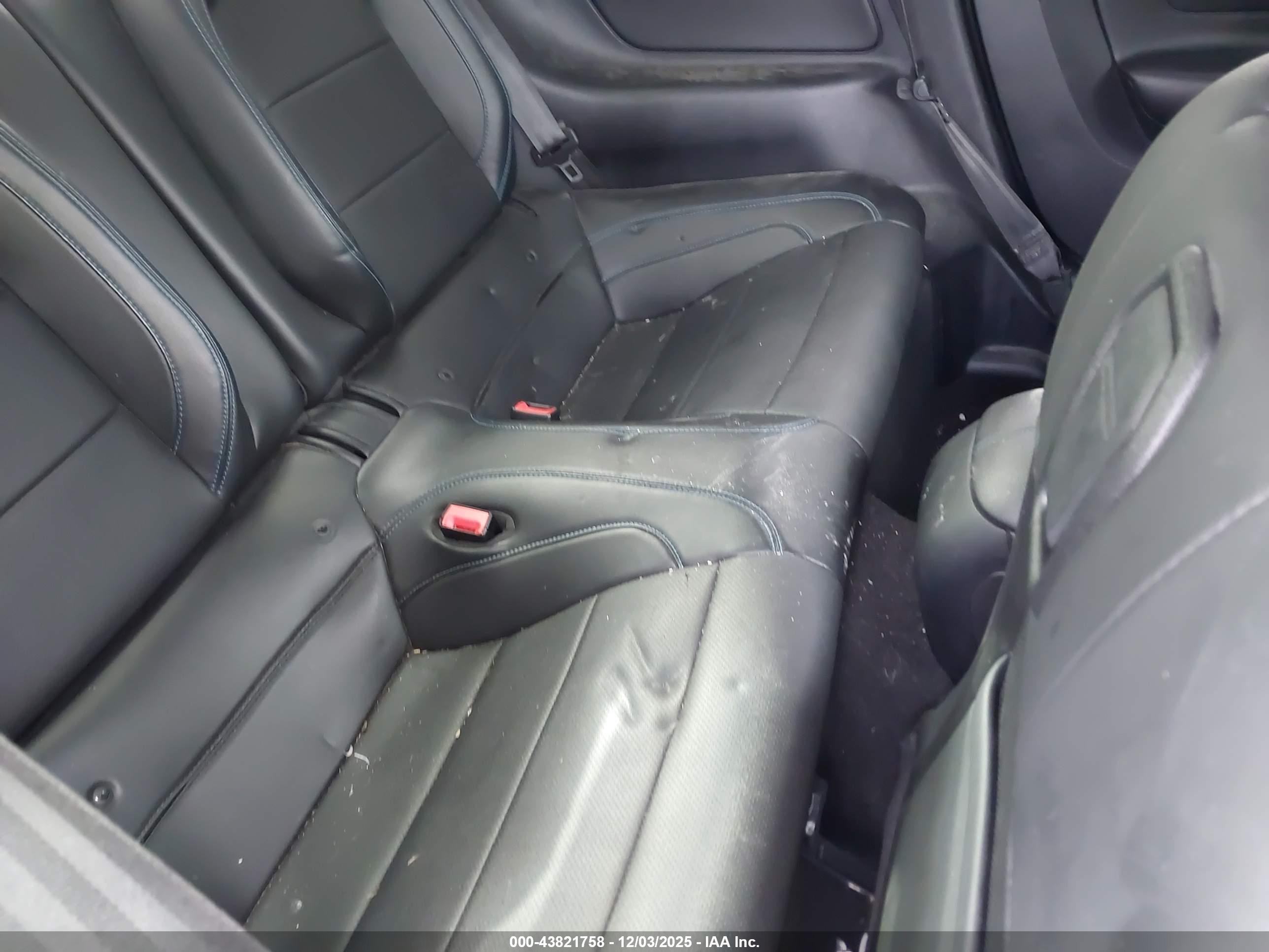 FORD MUSTANG image 8