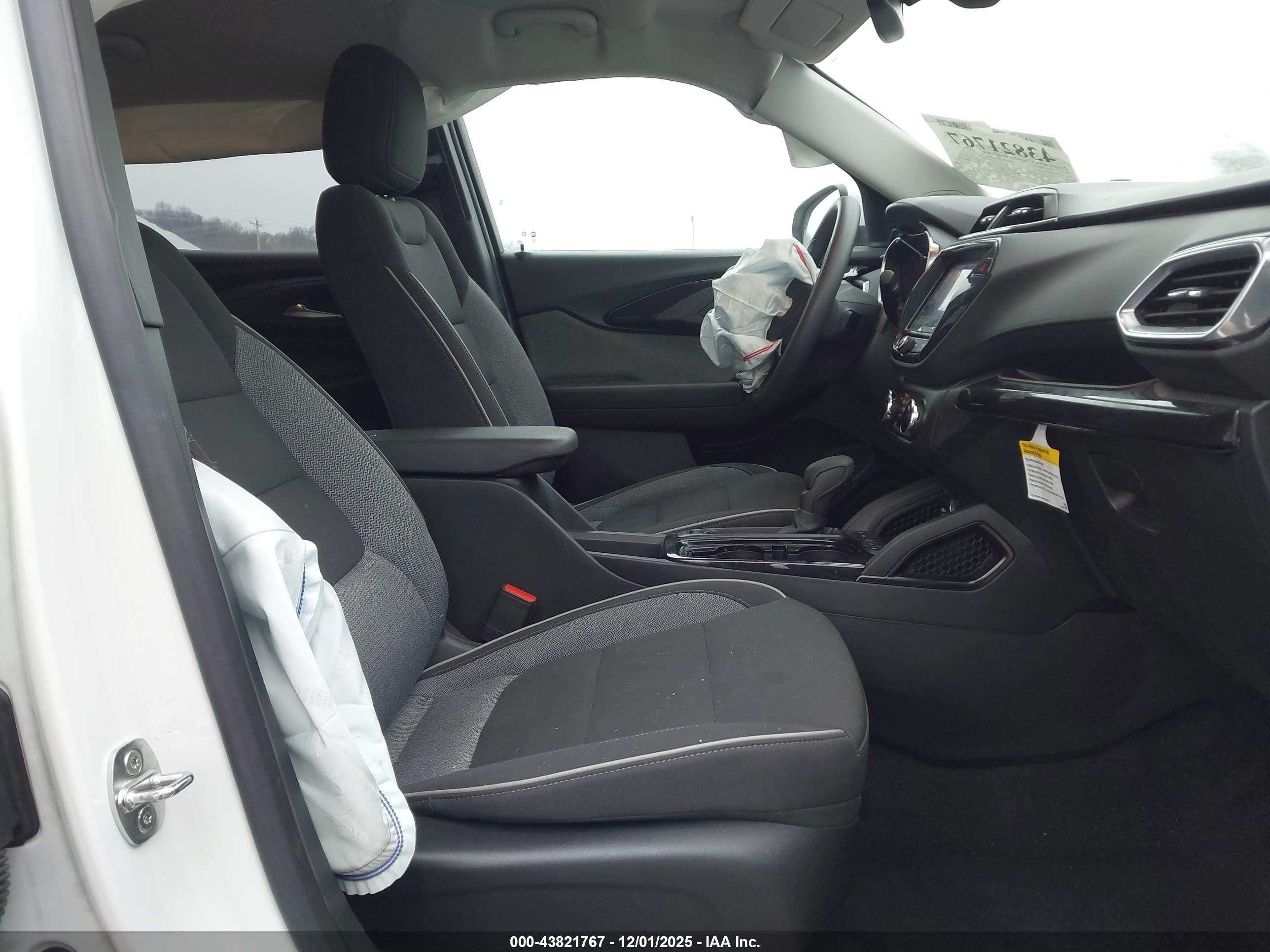 CHEVROLET TRAILBLAZER image 5