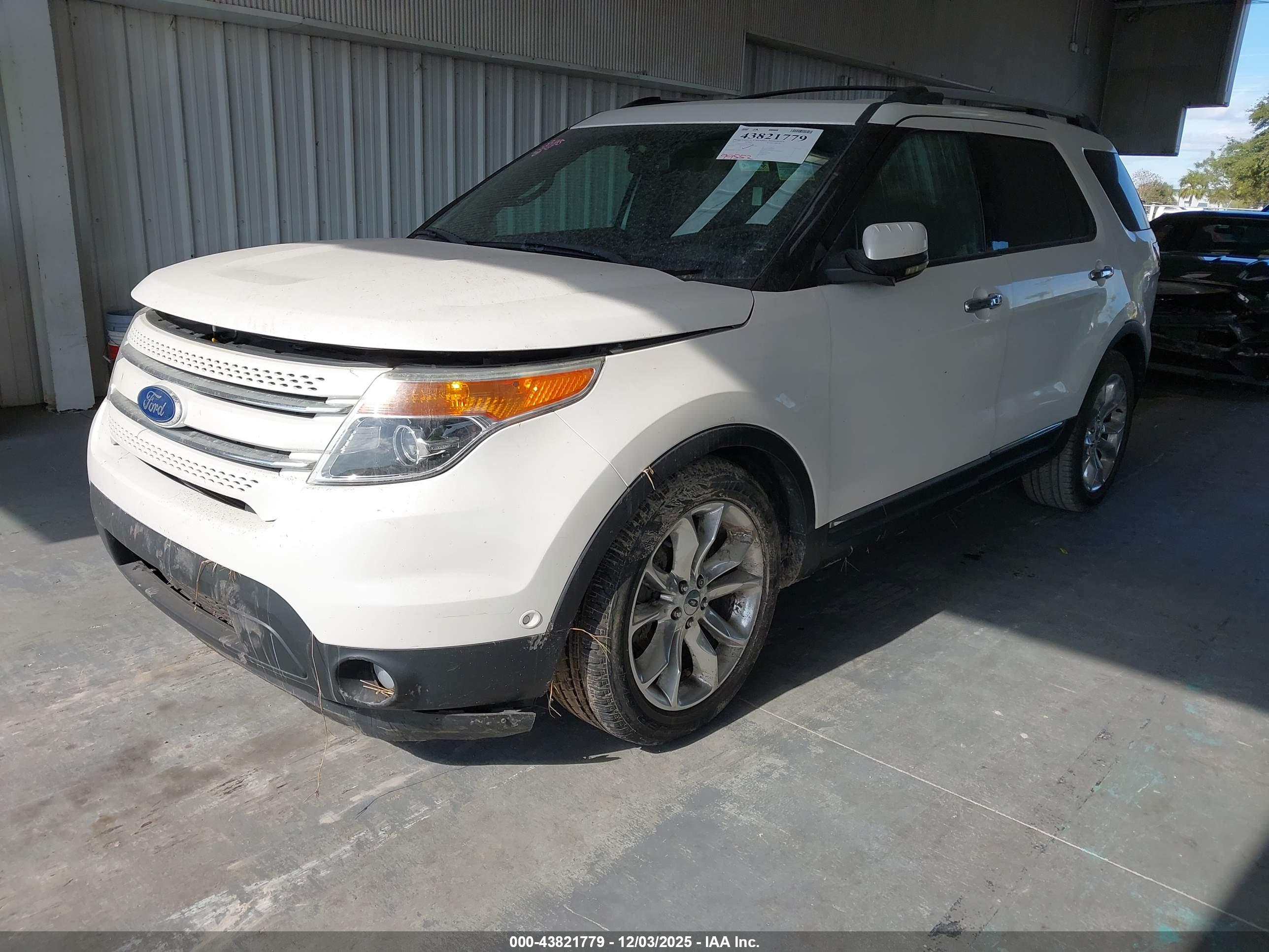 FORD EXPLORER image 2