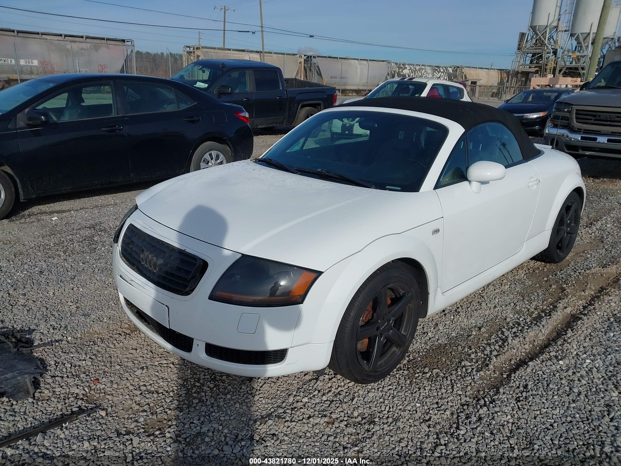 AUDI TT image 2