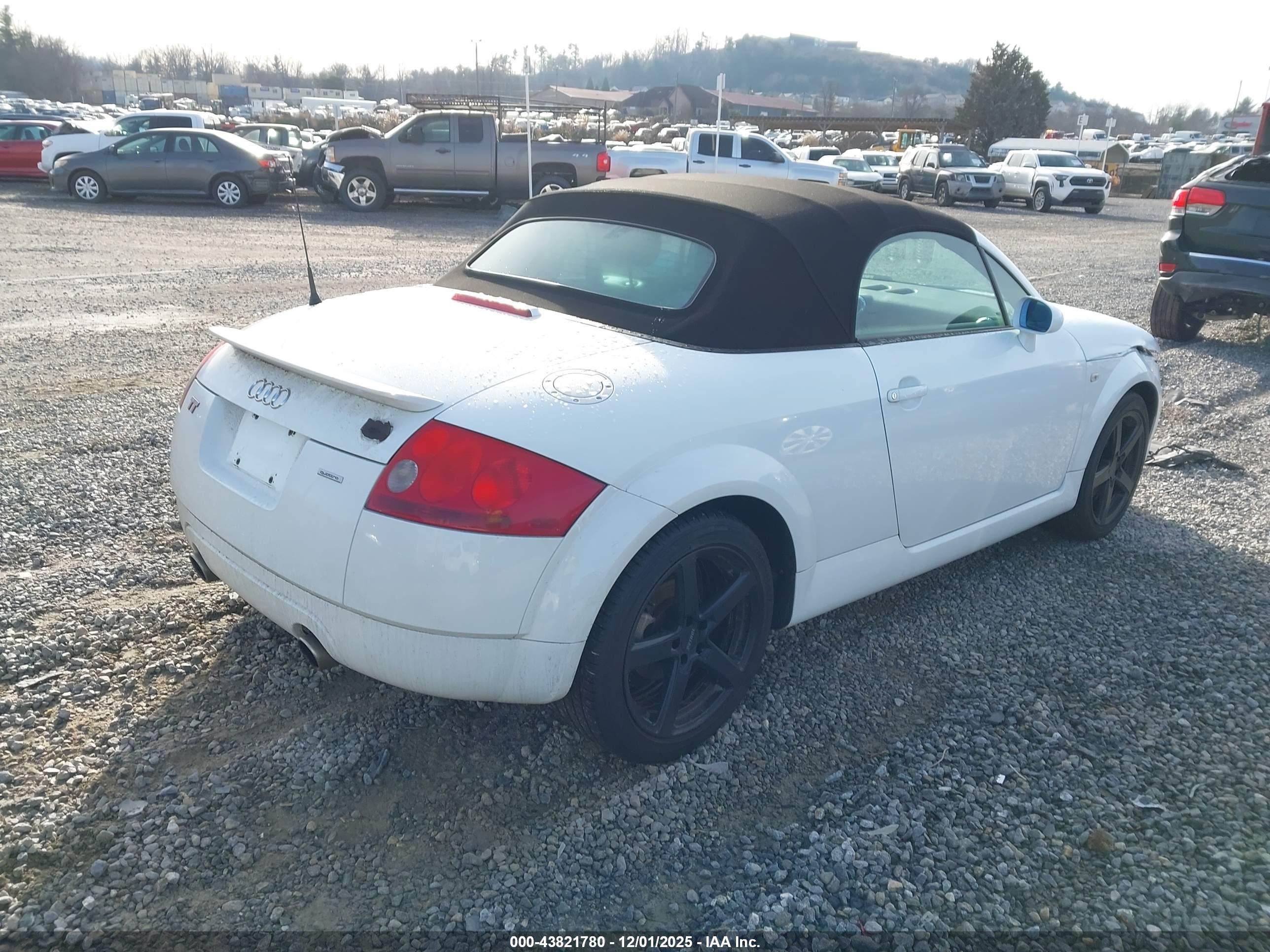 AUDI TT image 4
