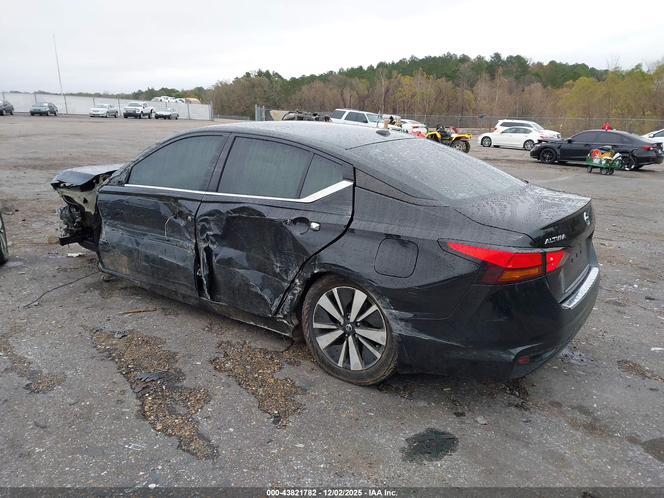 NISSAN ALTIMA image 3