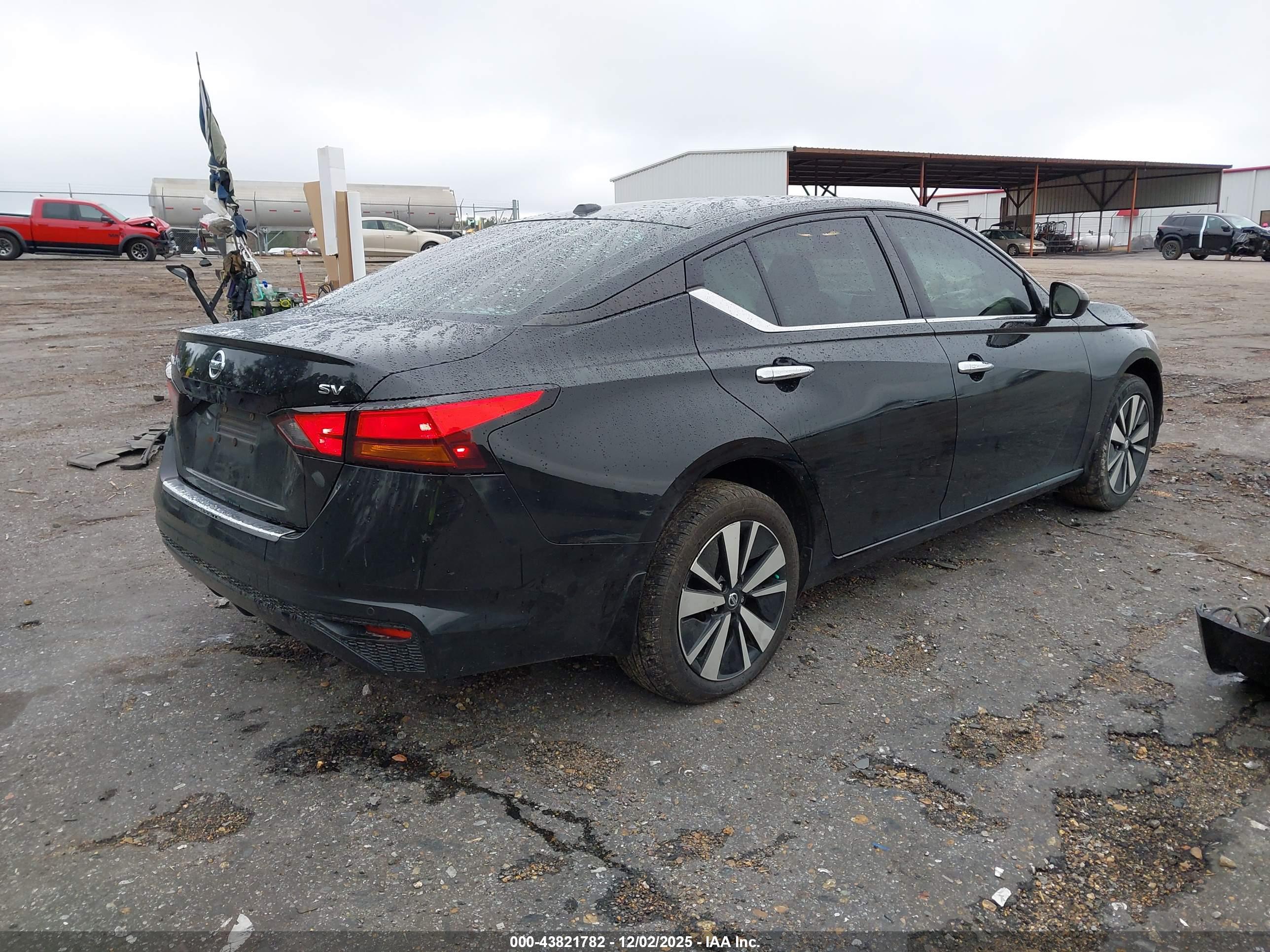 NISSAN ALTIMA image 4