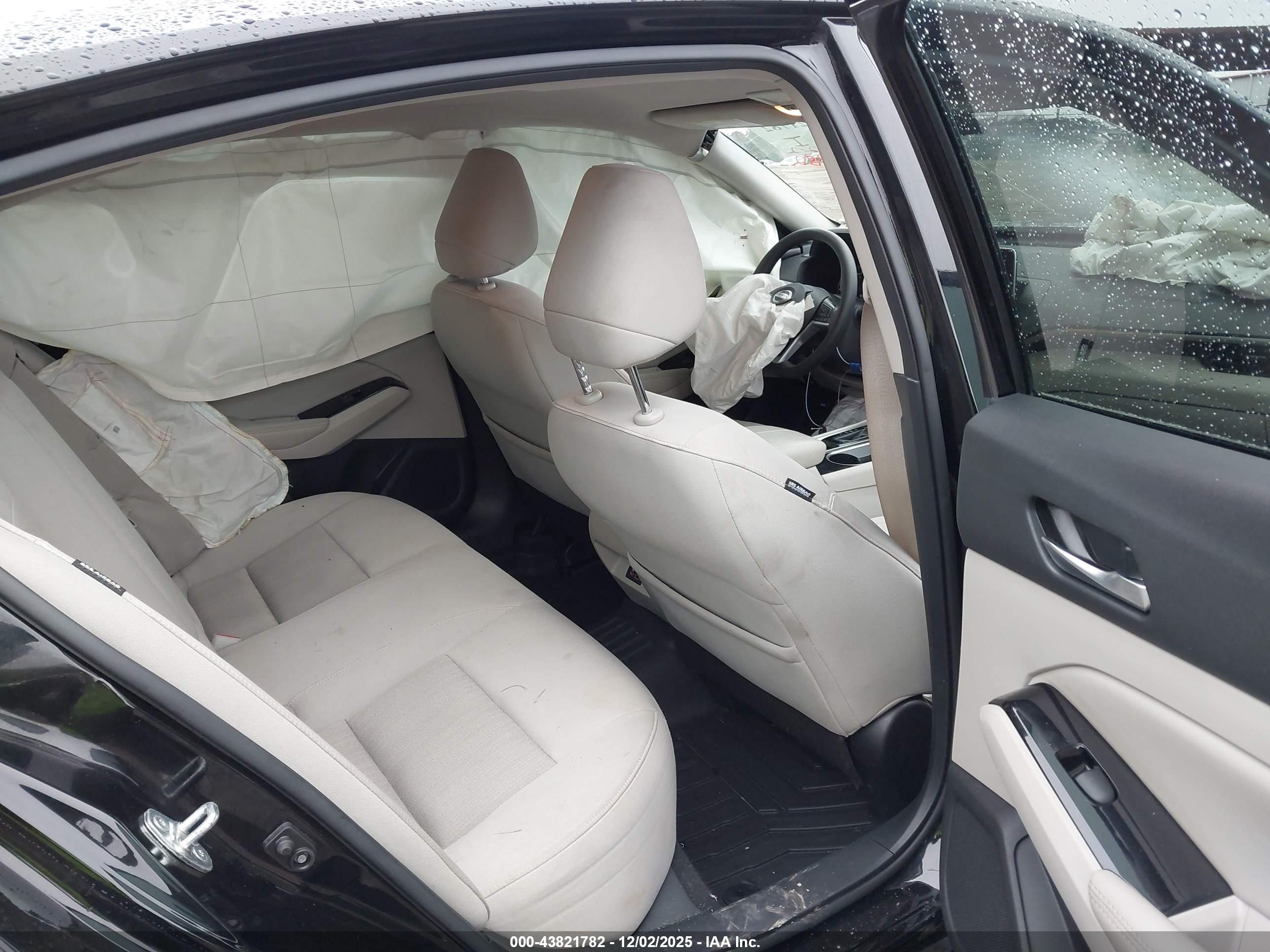 NISSAN ALTIMA image 8