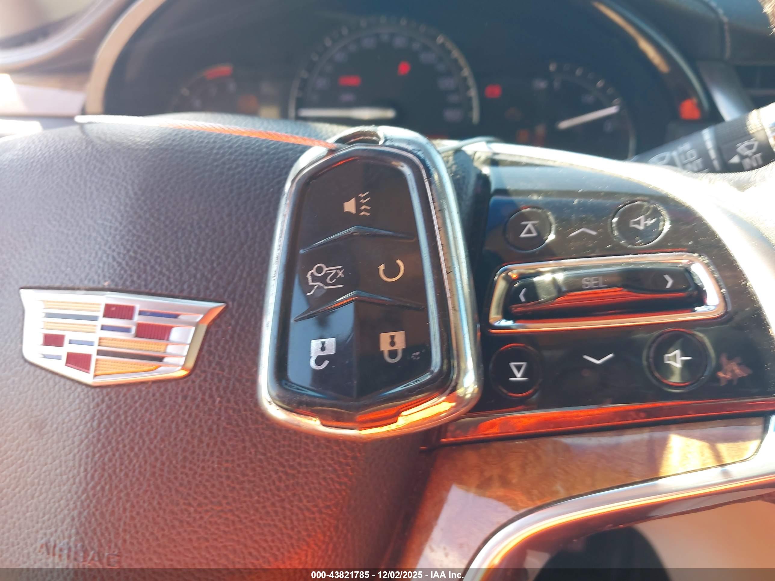 CADILLAC XTS image 11