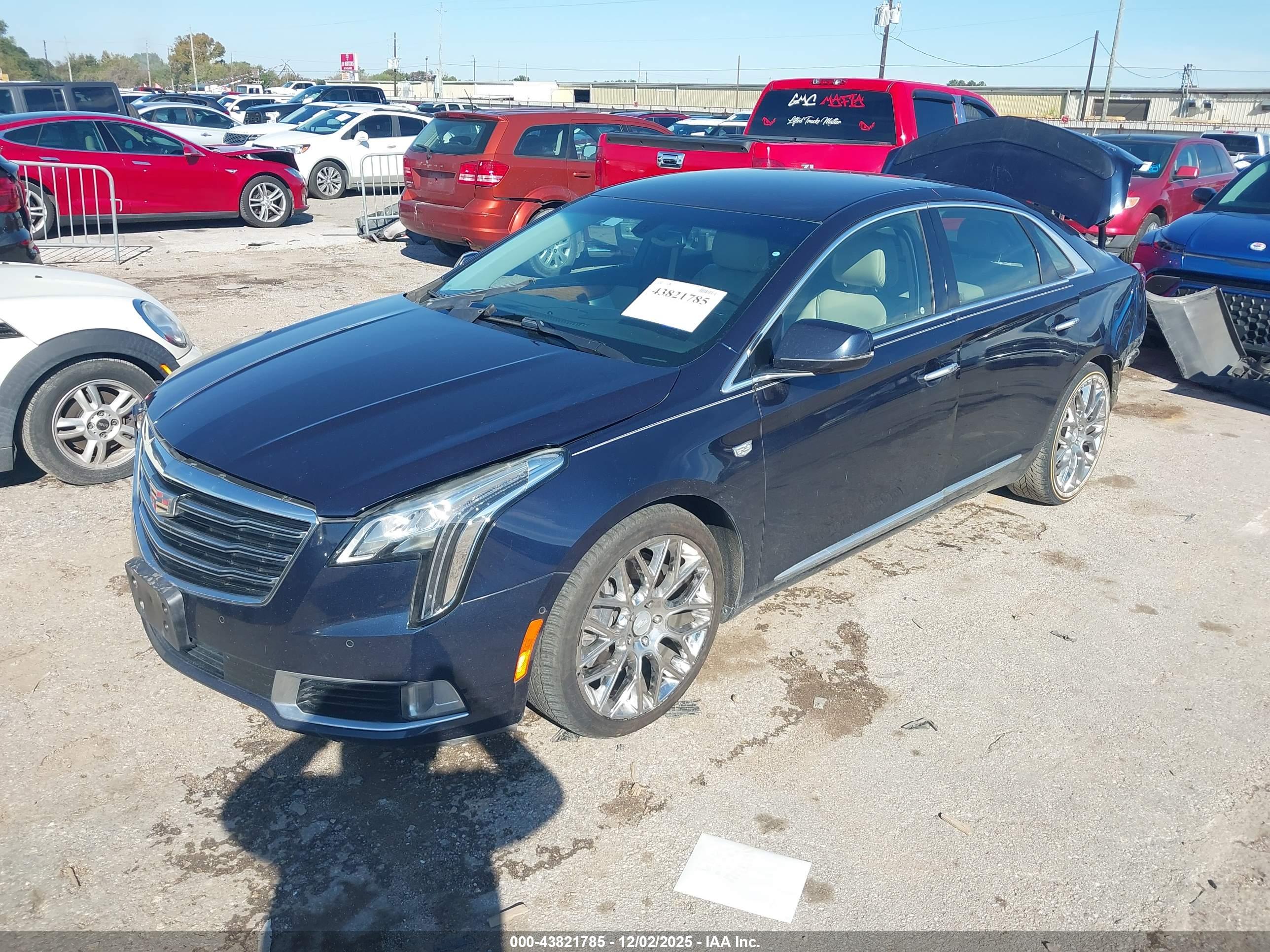 CADILLAC XTS image 2