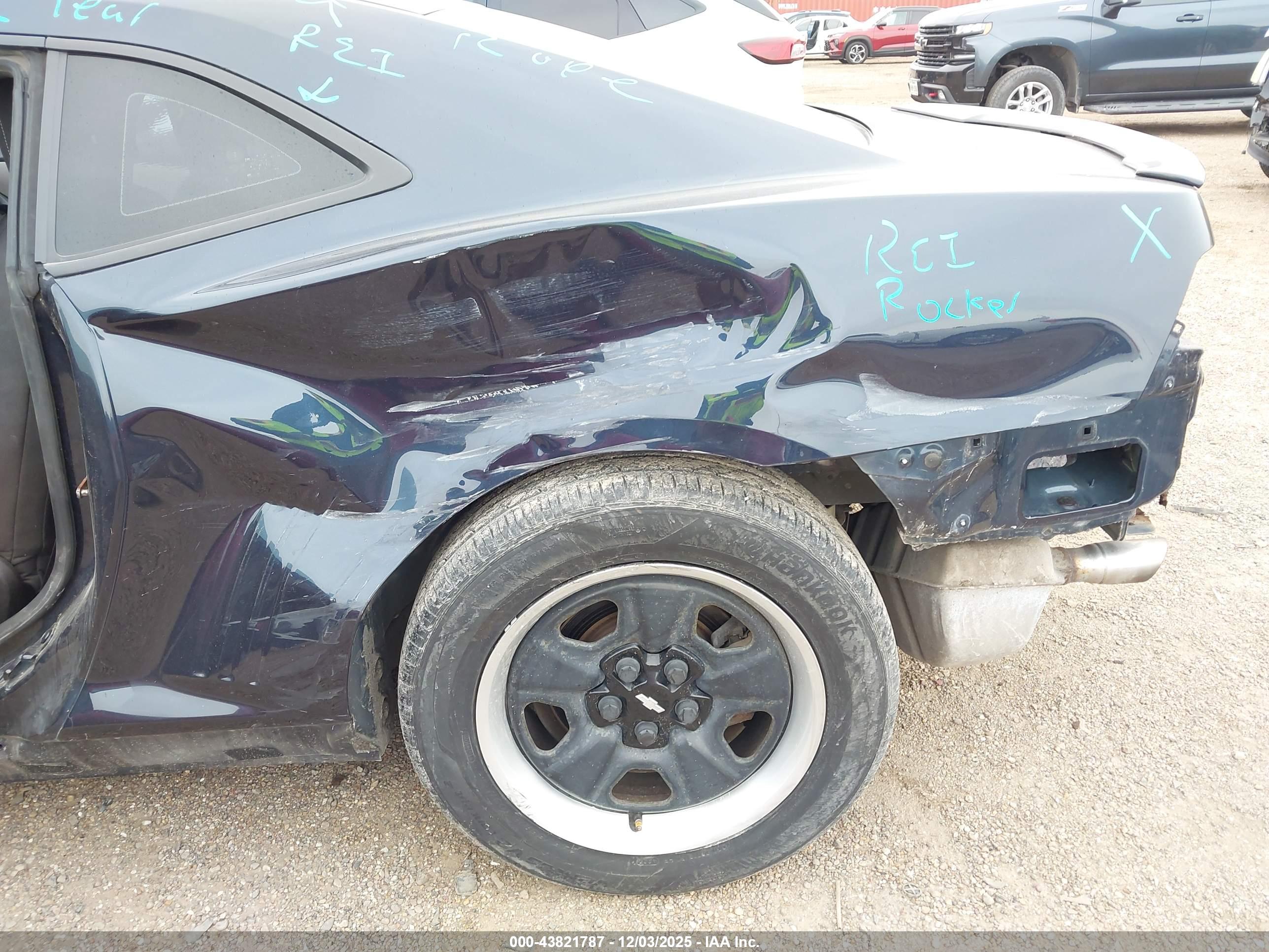 CHEVROLET CAMARO image 6