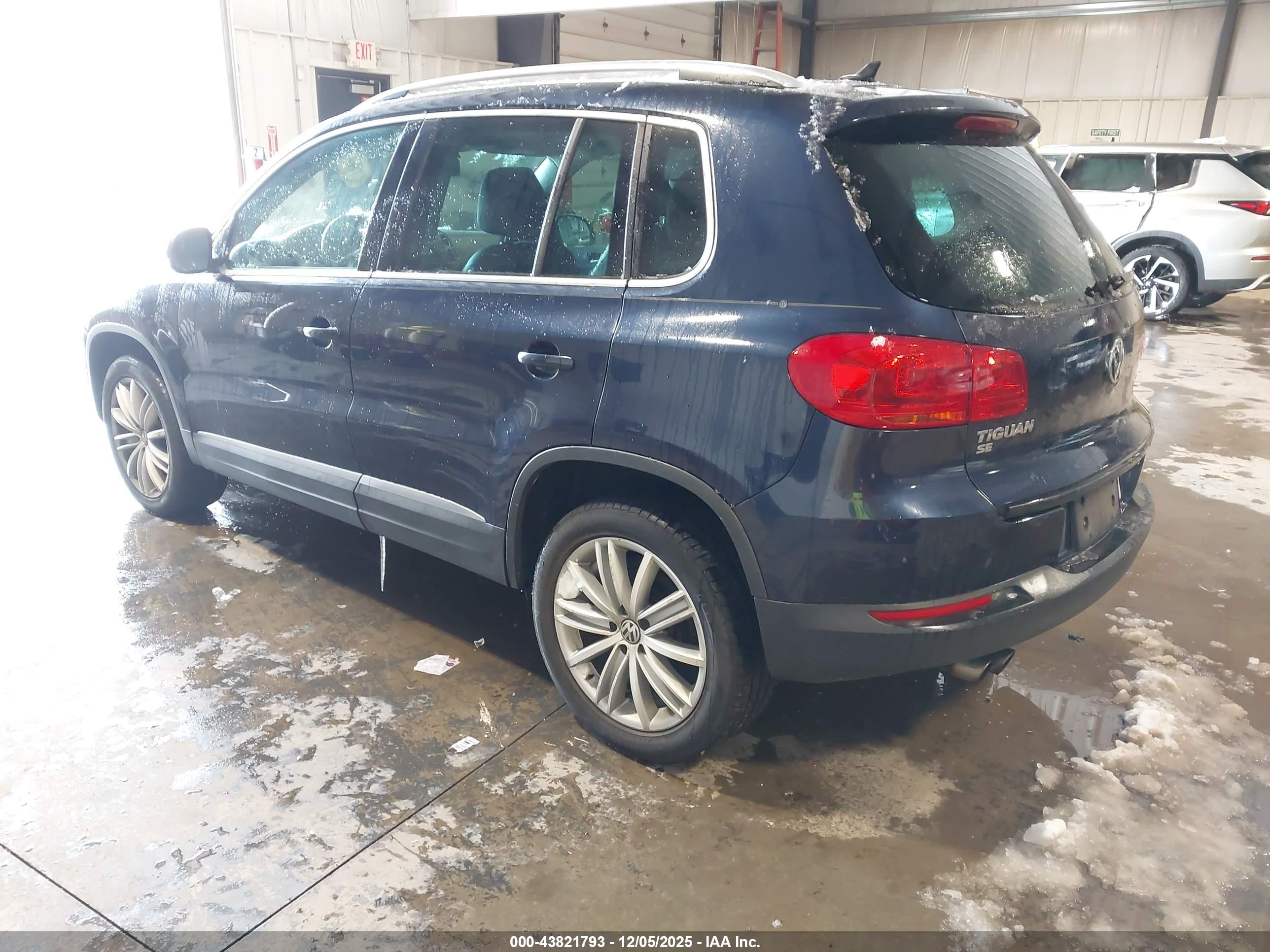 VOLKSWAGEN TIGUAN image 3