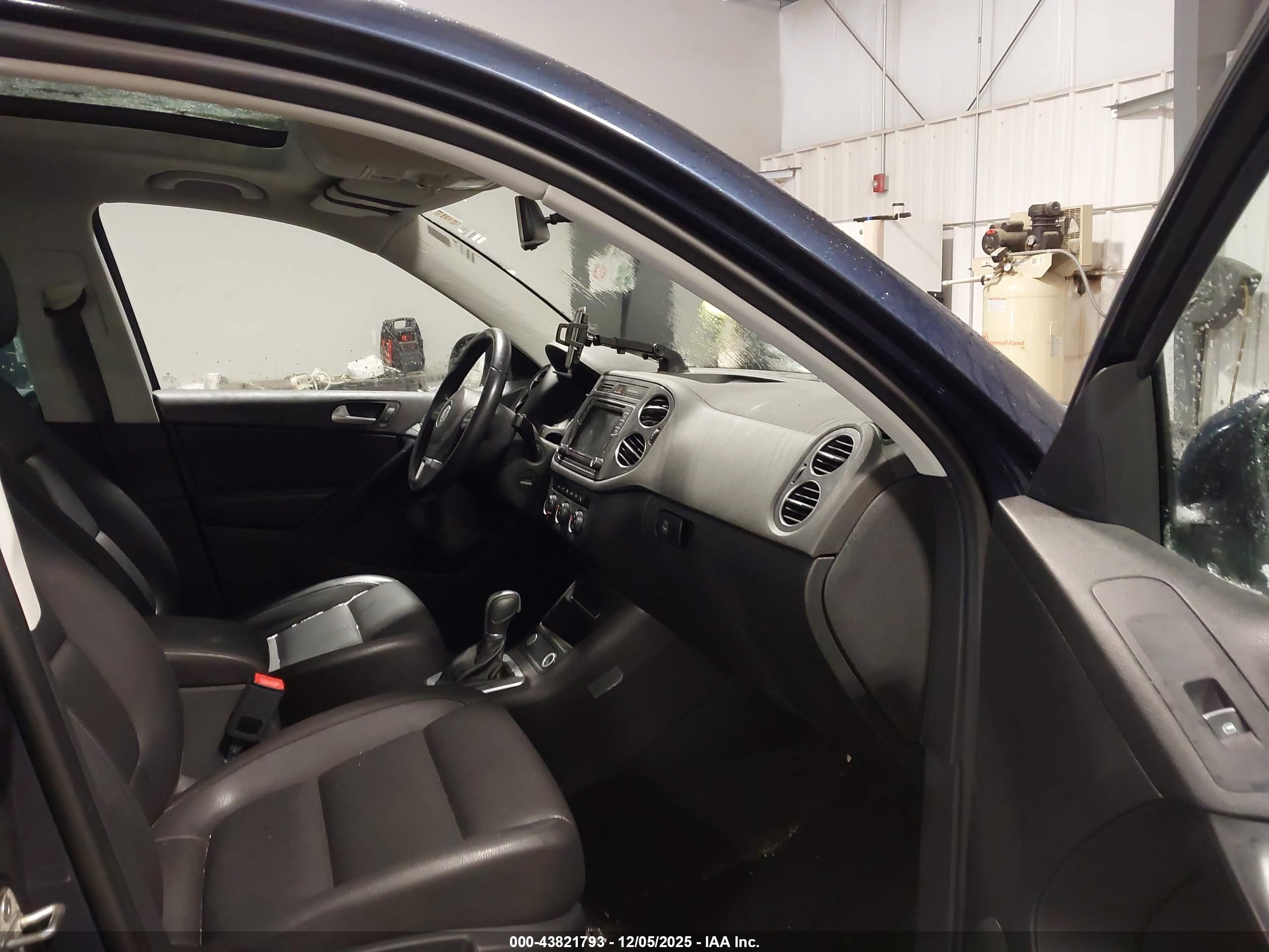 VOLKSWAGEN TIGUAN image 5