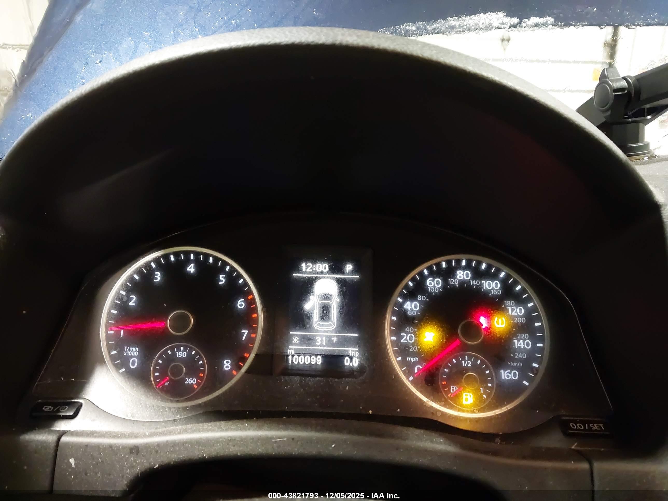 VOLKSWAGEN TIGUAN image 7