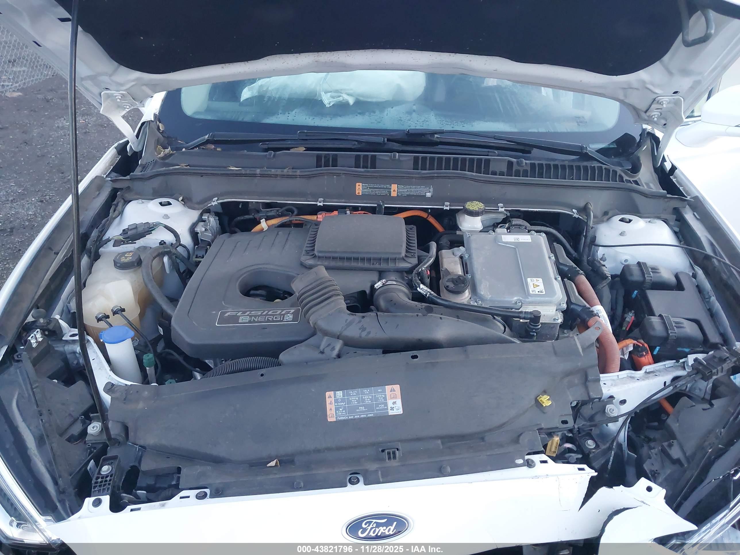 FORD FUSION image 10